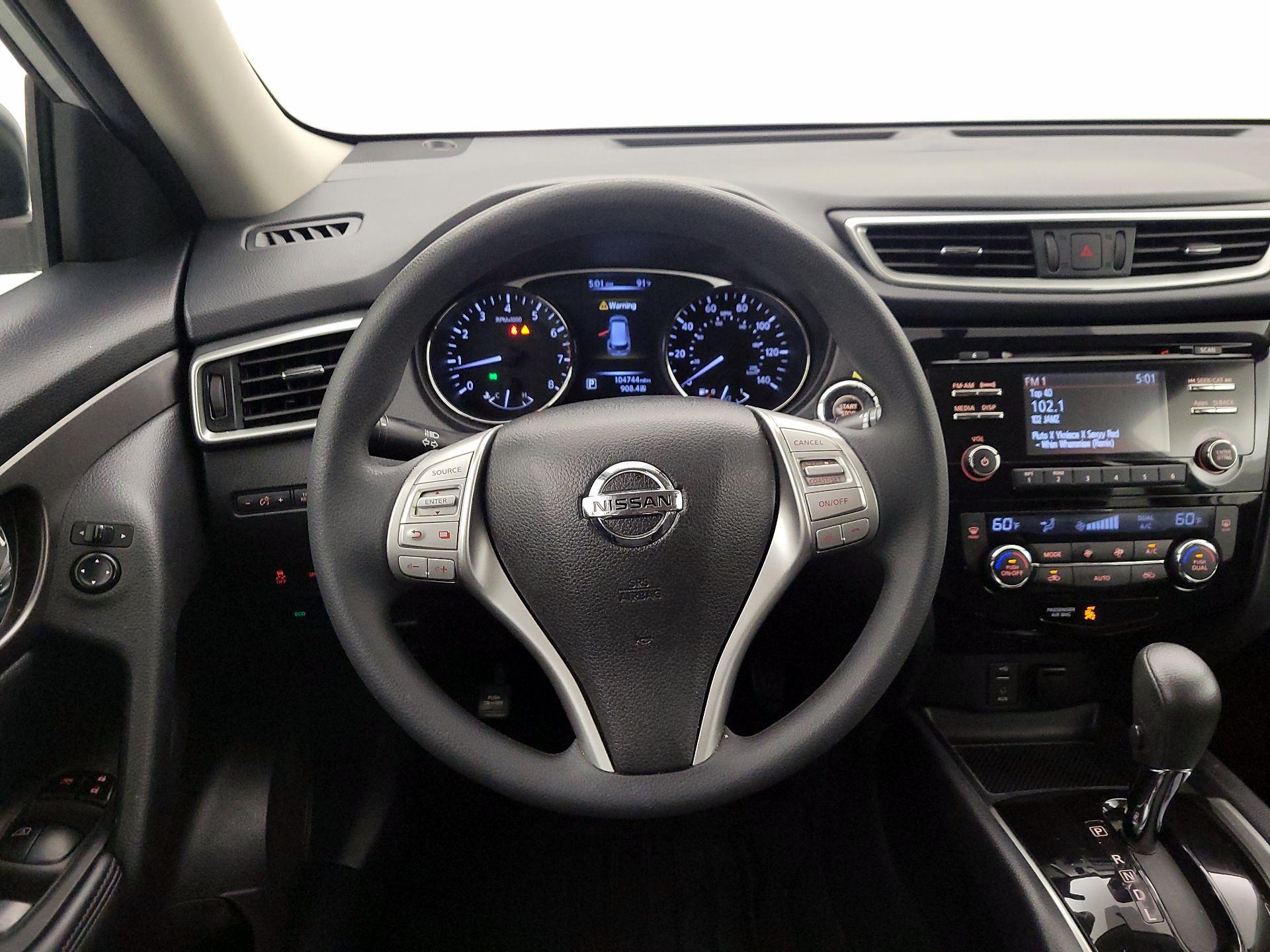Thumbnail: 2016 Nissan Rogue - 10