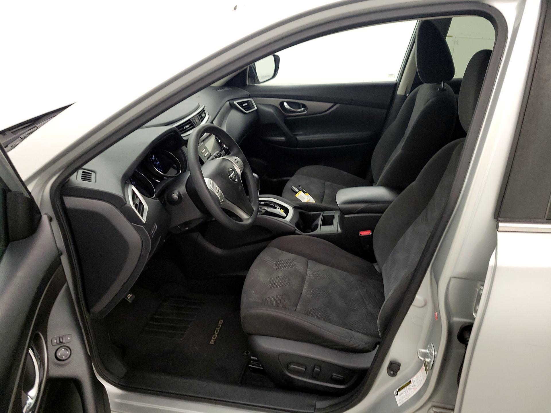 Thumbnail: 2016 Nissan Rogue - 11