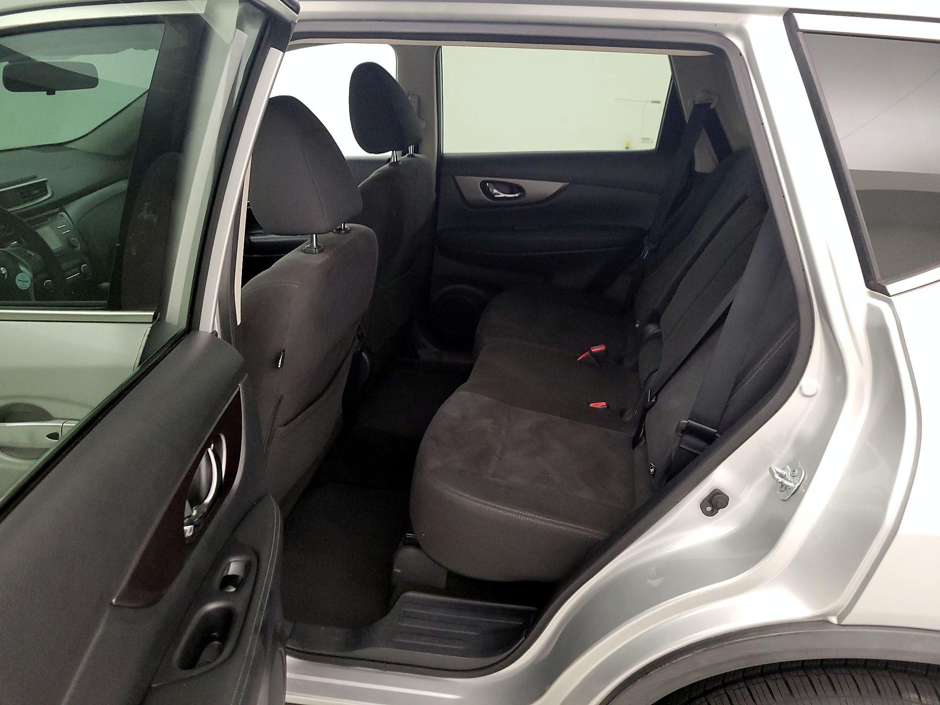 Thumbnail: 2016 Nissan Rogue - 19