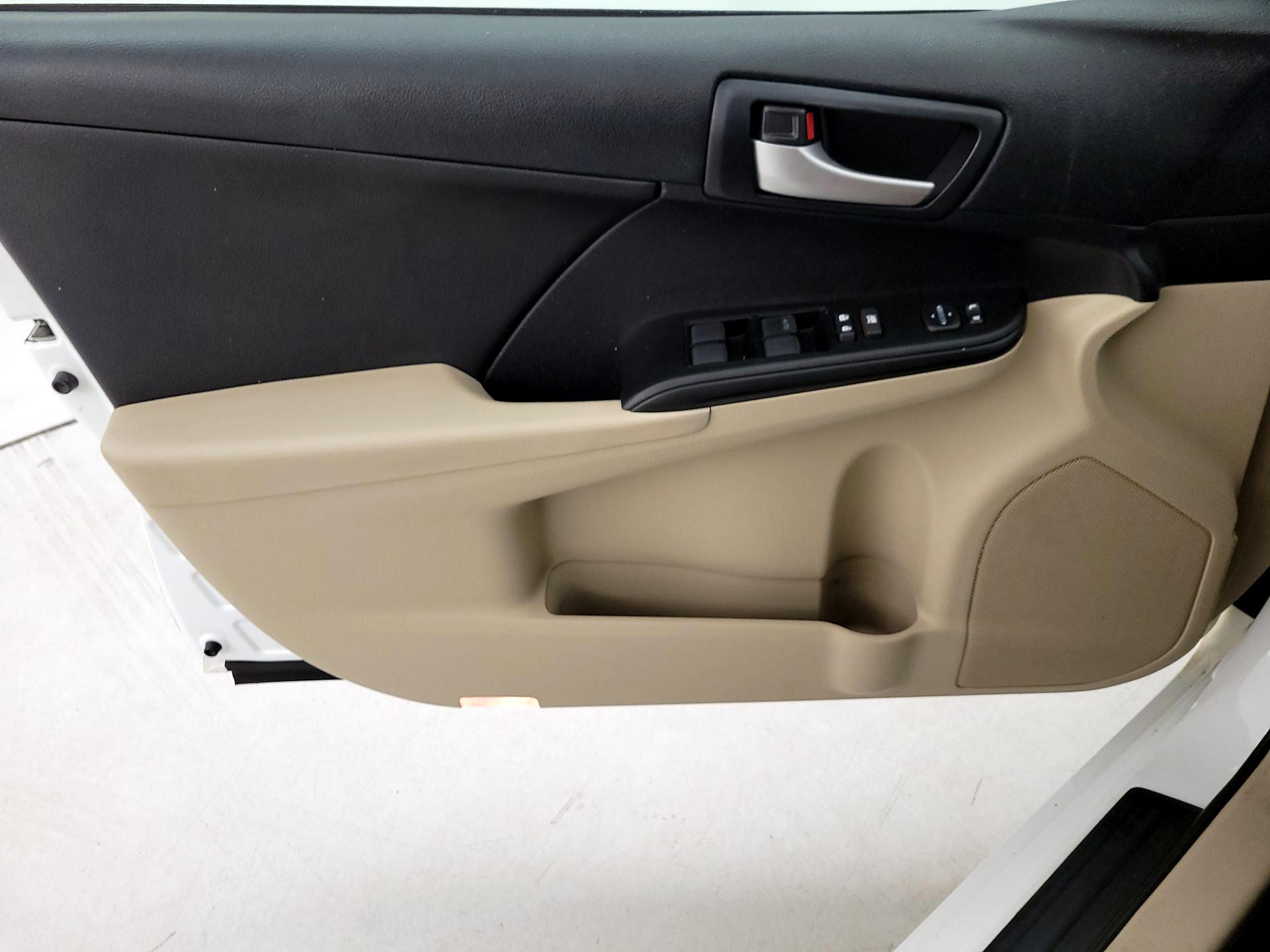 Thumbnail: 2014 Toyota Camry - 12