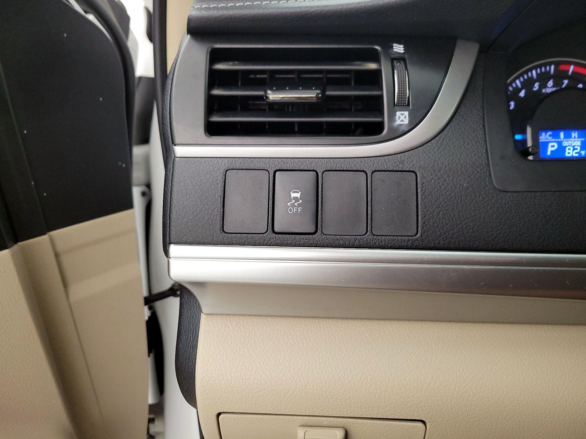 Thumbnail: 2014 Toyota Camry - 13