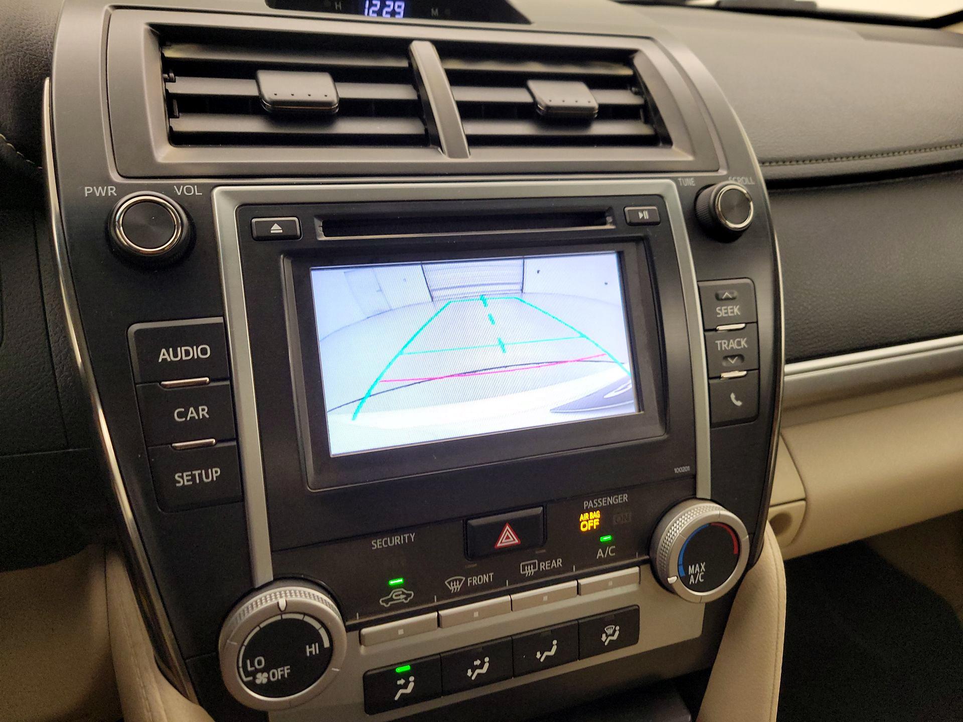 Thumbnail: 2014 Toyota Camry - 14