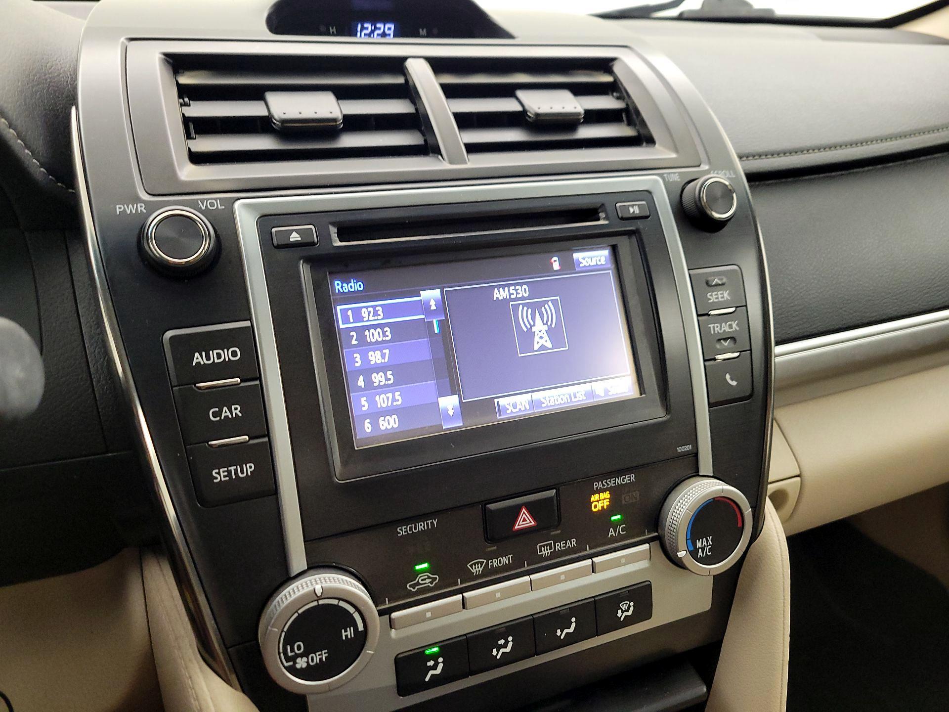 Thumbnail: 2014 Toyota Camry - 15