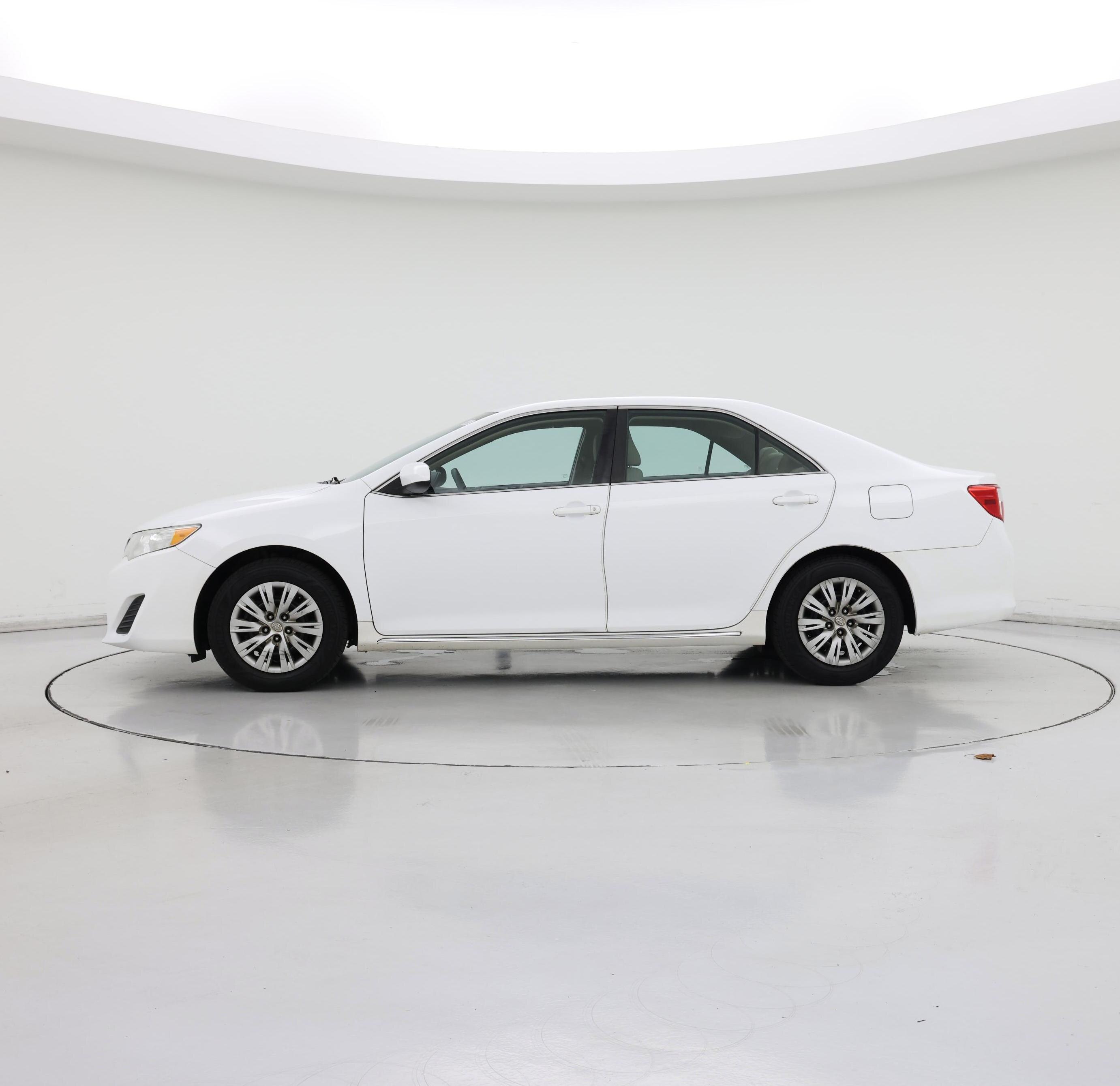 Thumbnail: 2014 Toyota Camry - 3
