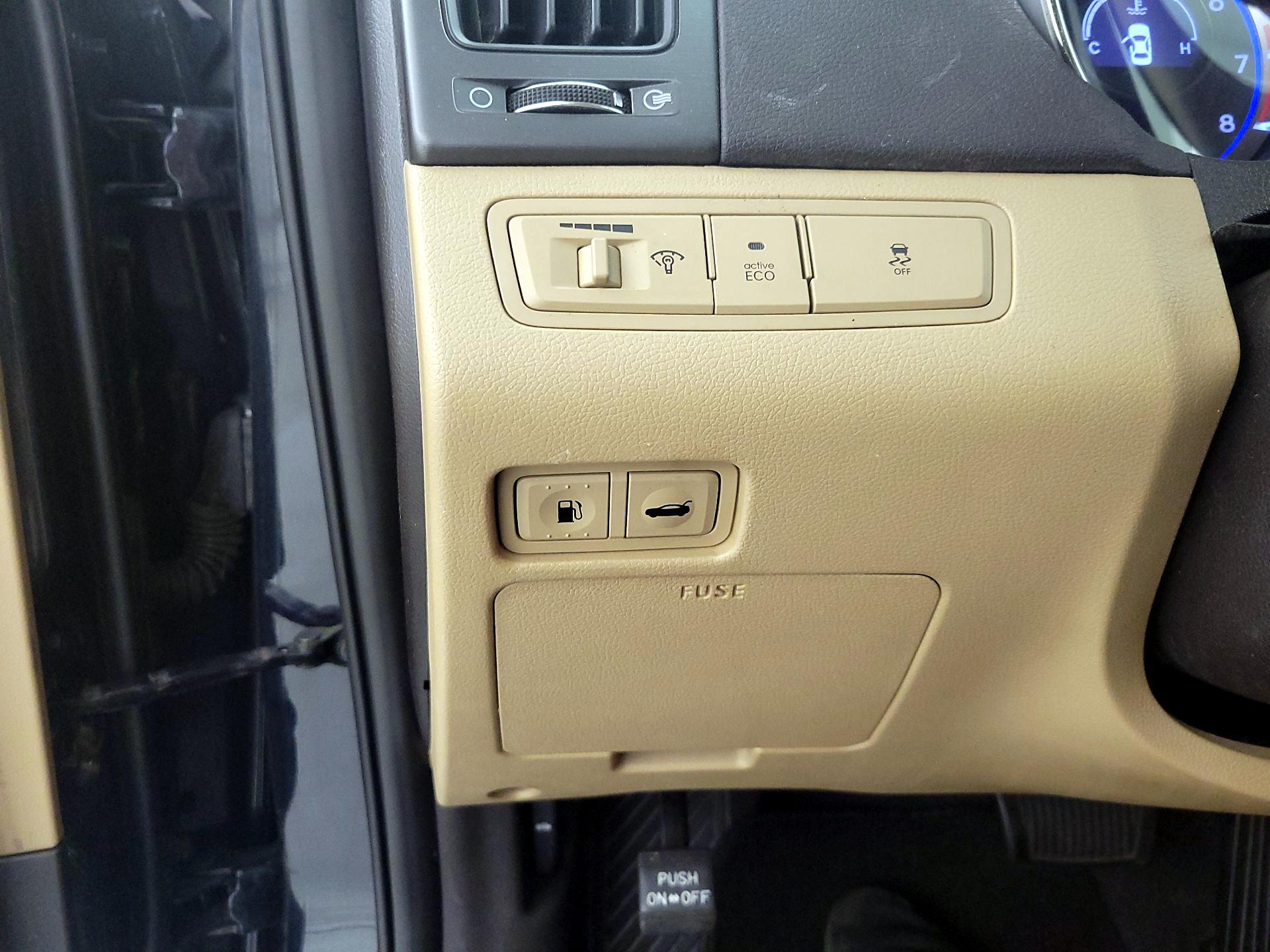 Thumbnail: 2013 Hyundai Sonata - 13