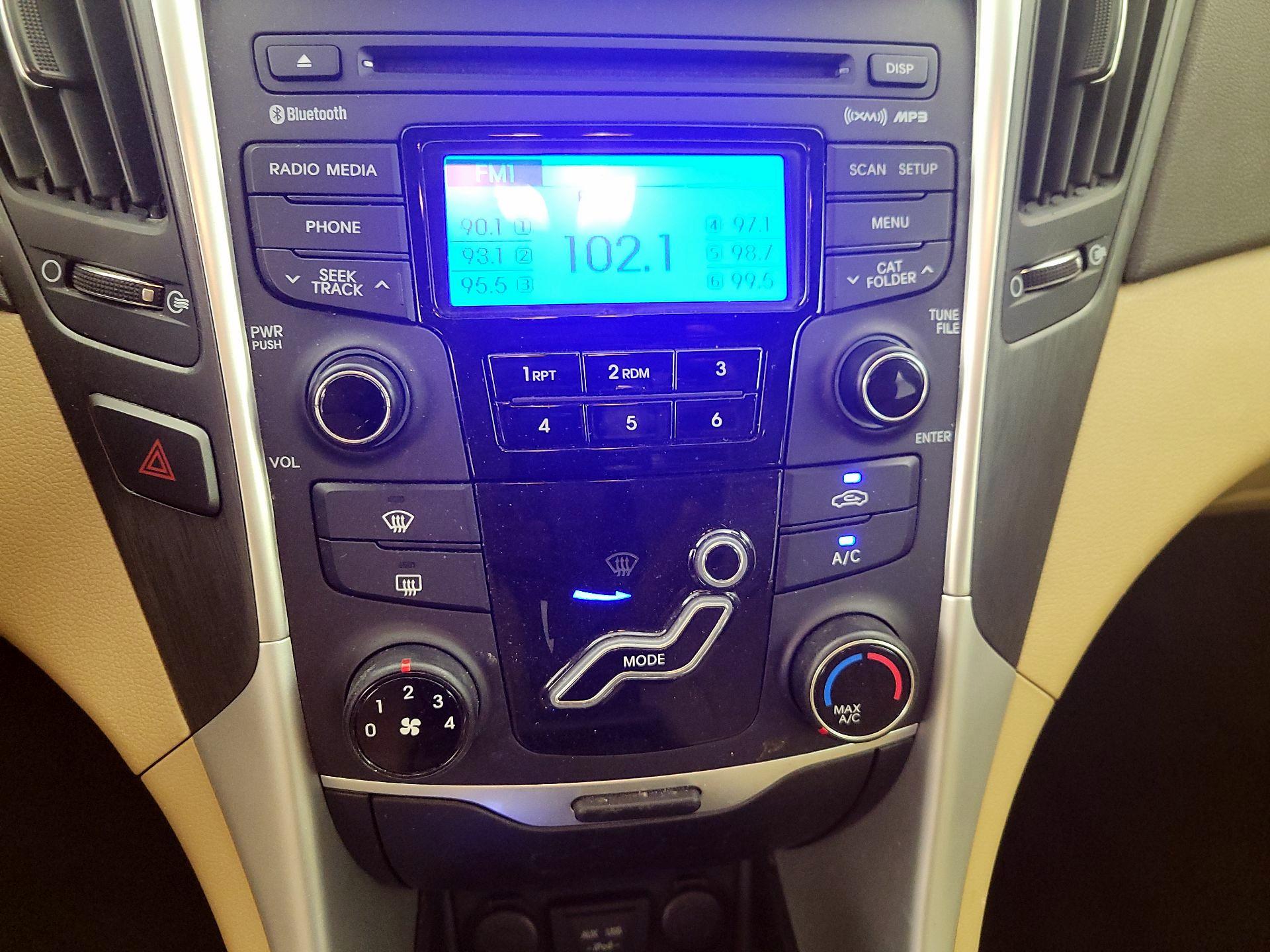 Thumbnail: 2013 Hyundai Sonata - 15