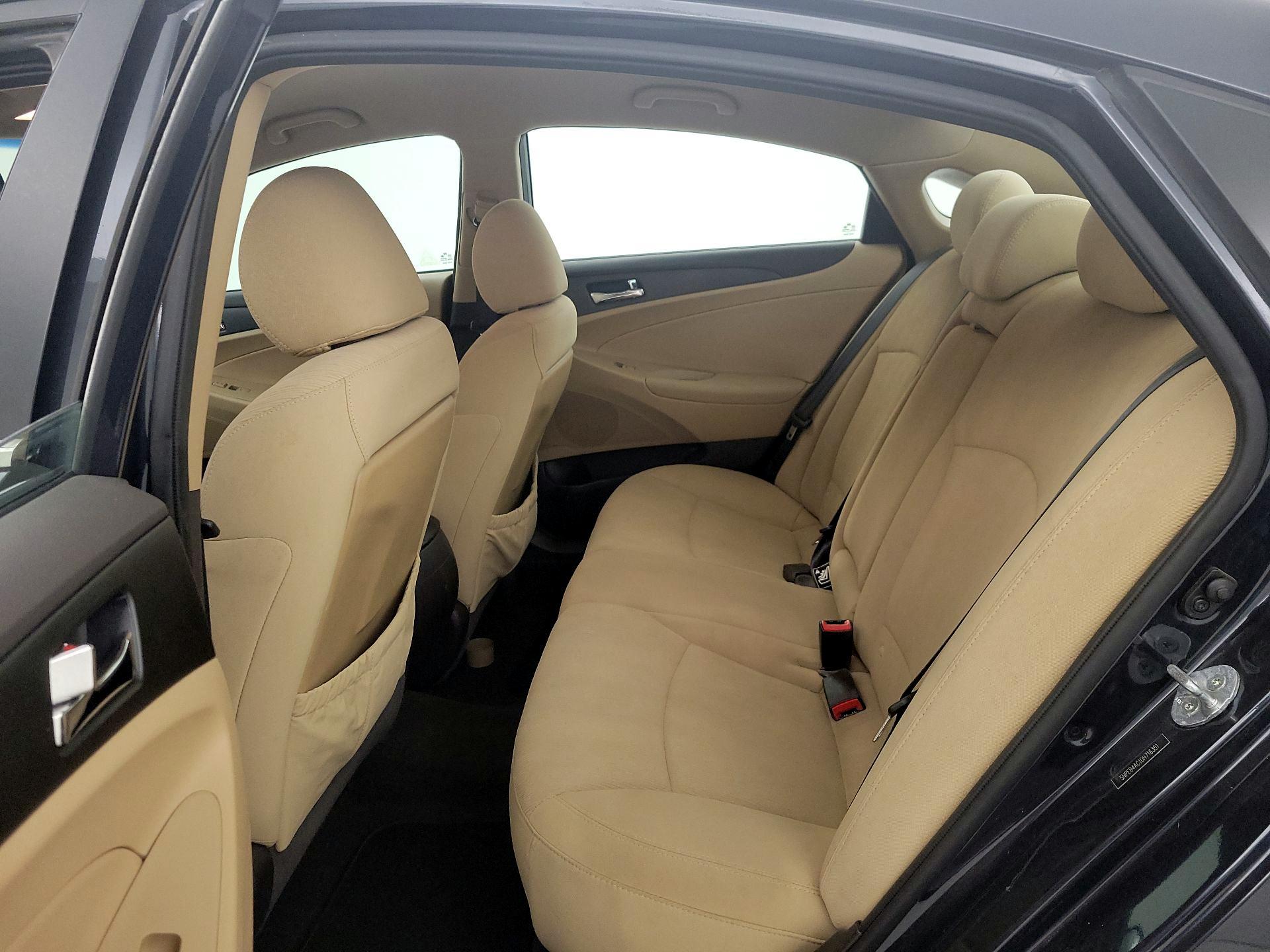 Thumbnail: 2013 Hyundai Sonata - 18