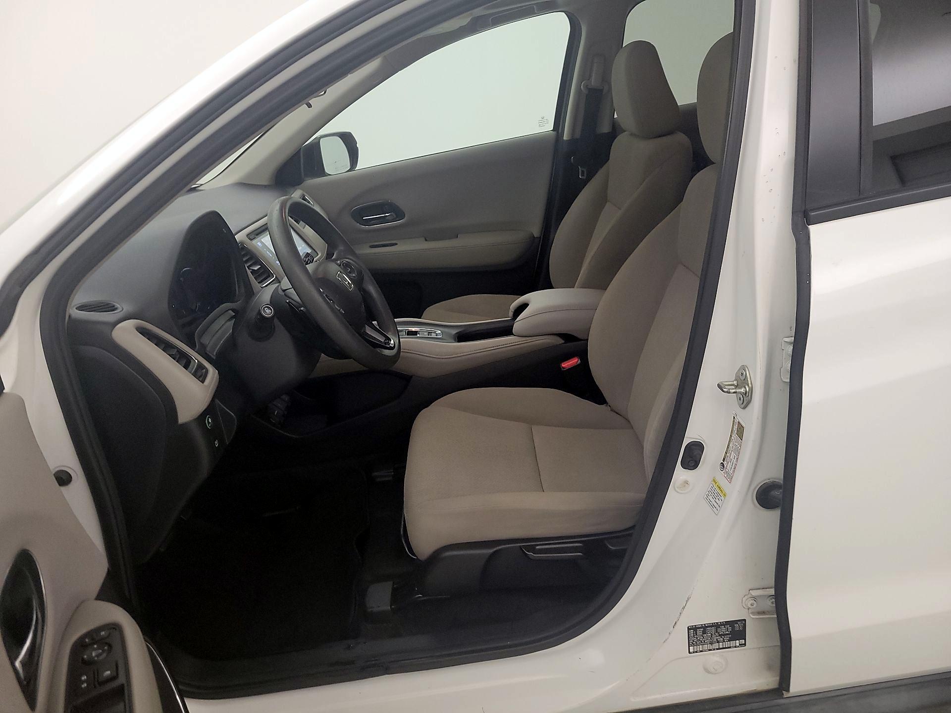 Thumbnail: 2016 Honda HR-V - 11