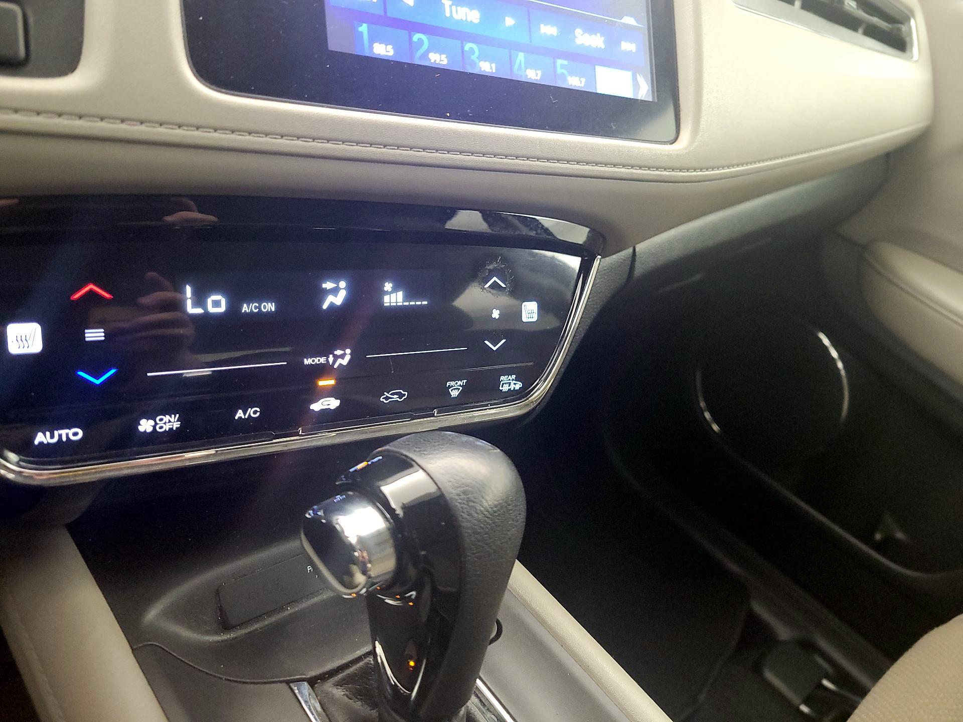 Thumbnail: 2016 Honda HR-V - 16
