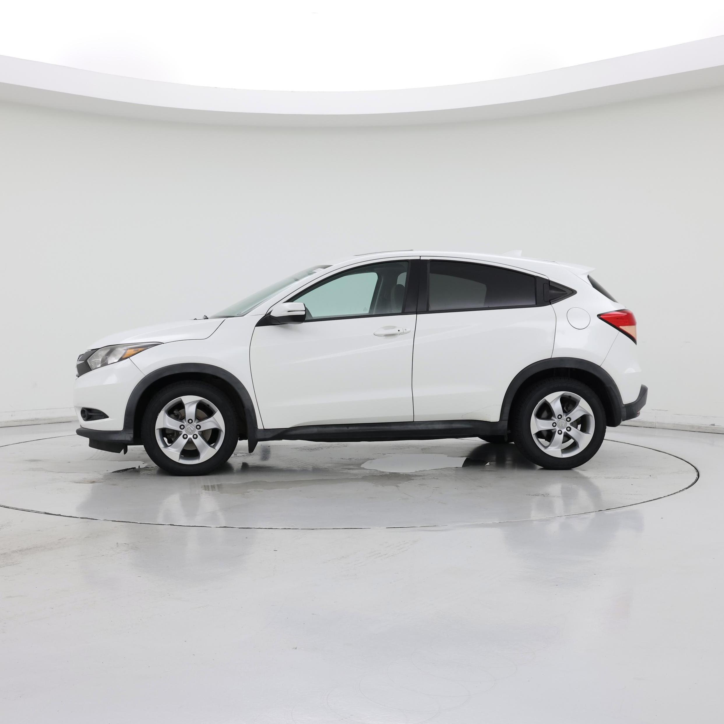 Thumbnail: 2016 Honda HR-V - 3