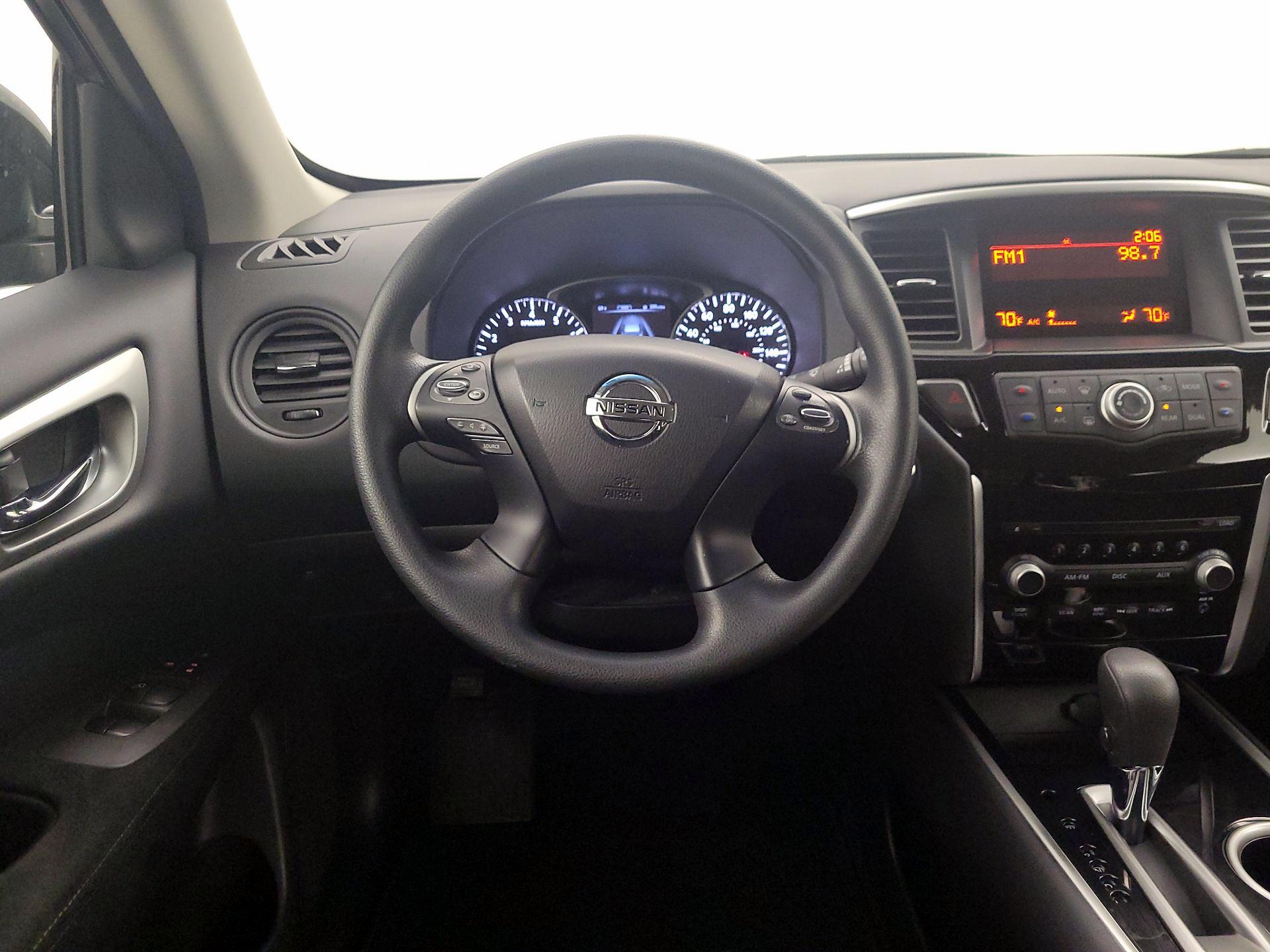 Thumbnail: 2015 Nissan Pathfinder - 10
