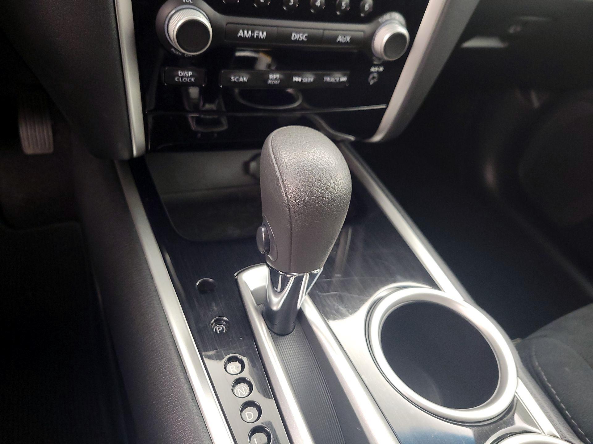 Thumbnail: 2015 Nissan Pathfinder - 16