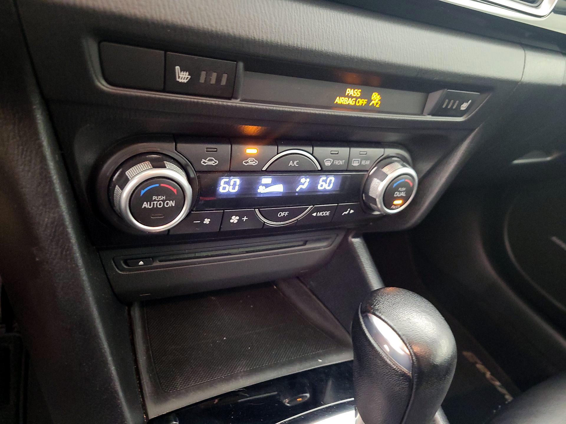 Thumbnail: 2015 Mazda Mazda3 - 16