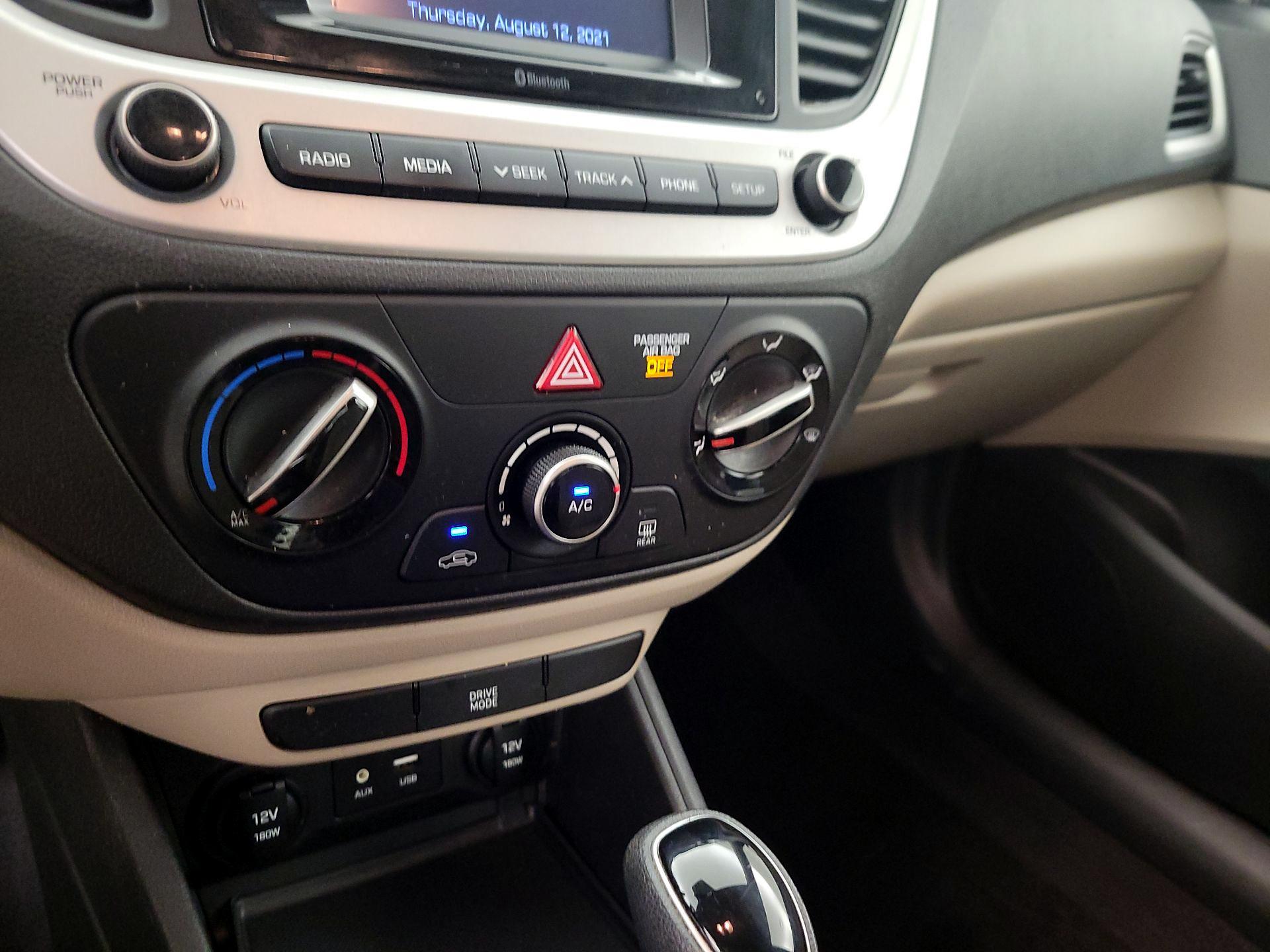 Thumbnail: 2022 Hyundai Accent - 16