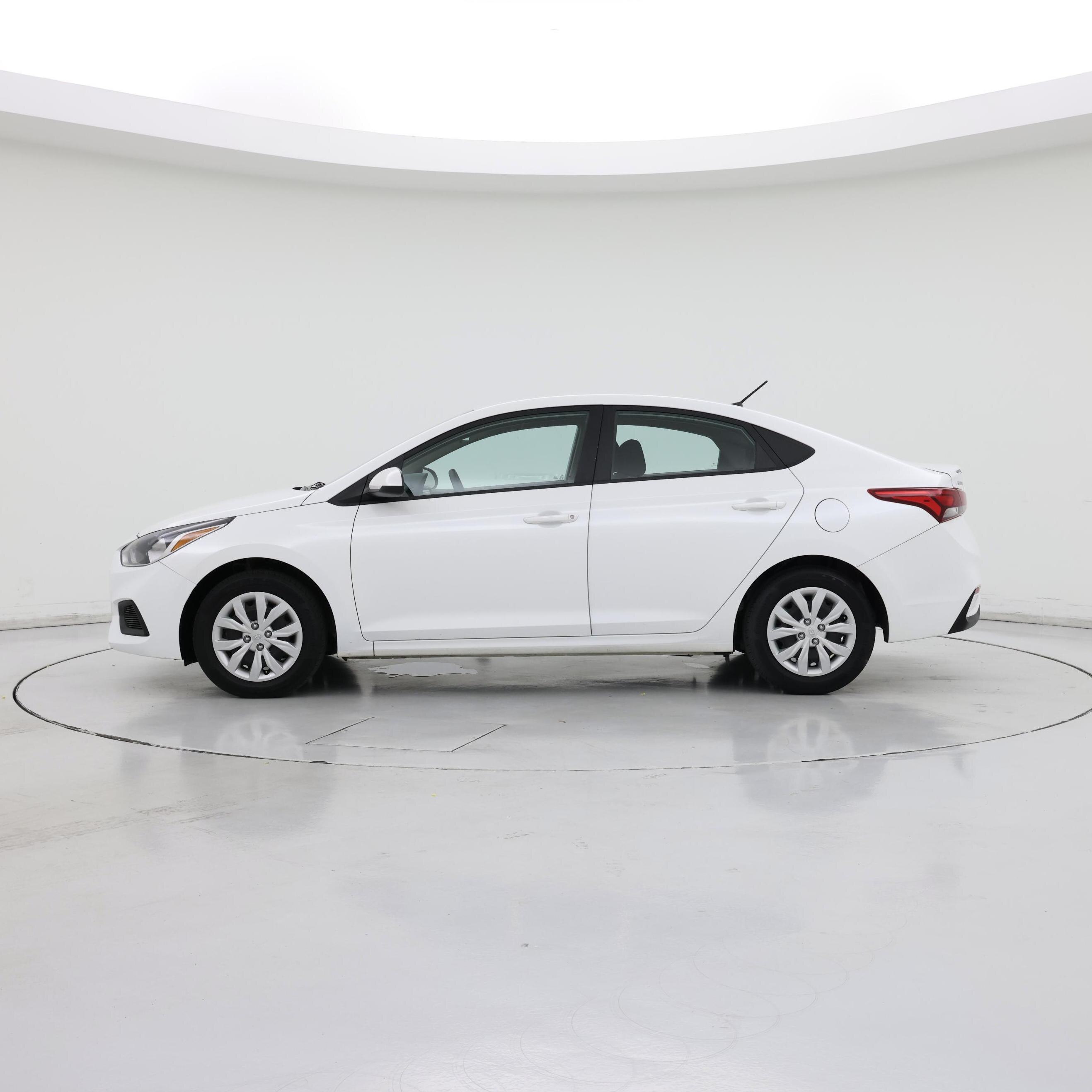 Thumbnail: 2022 Hyundai Accent - 3