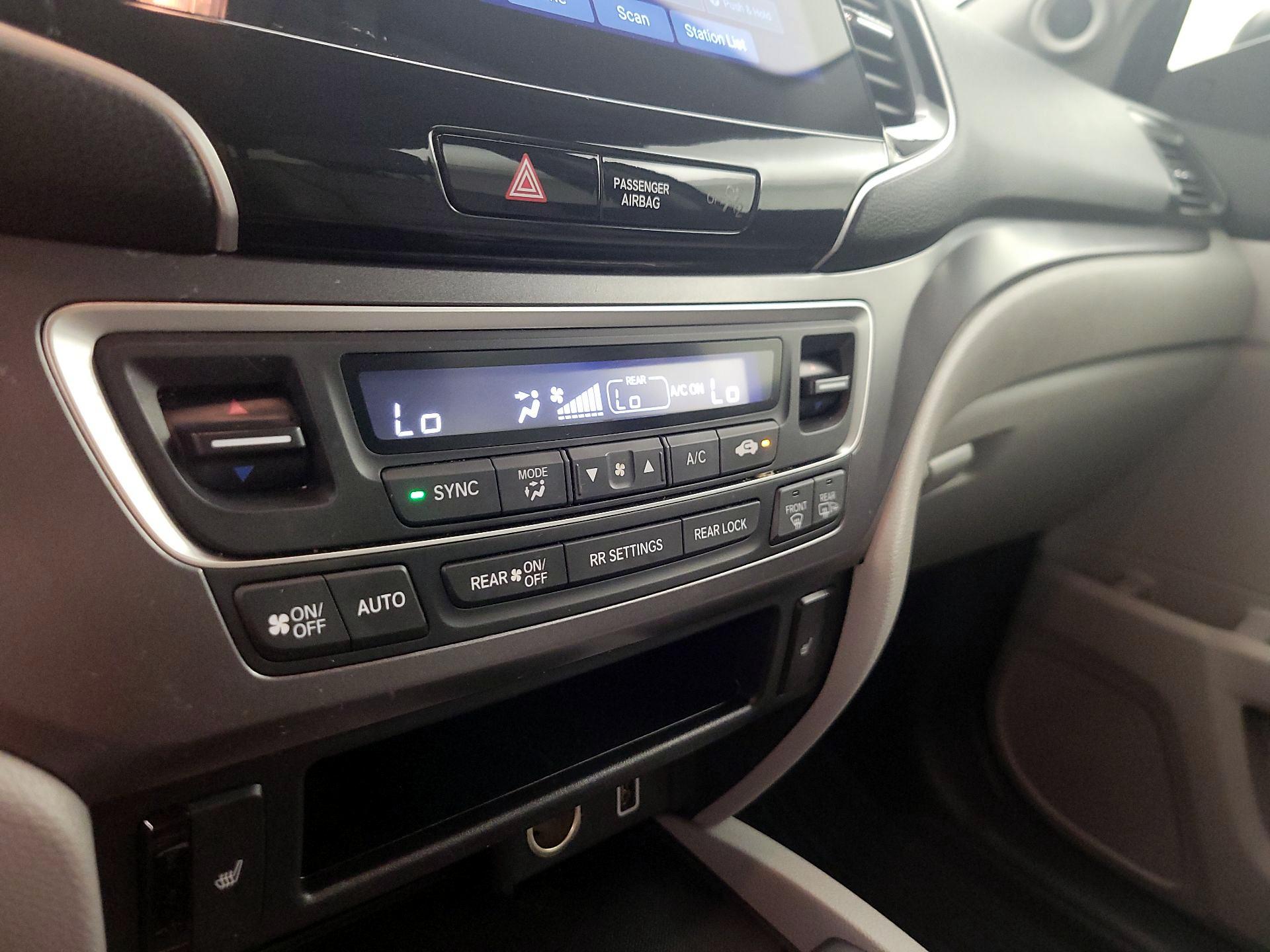 Thumbnail: 2020 Honda Pilot - 16