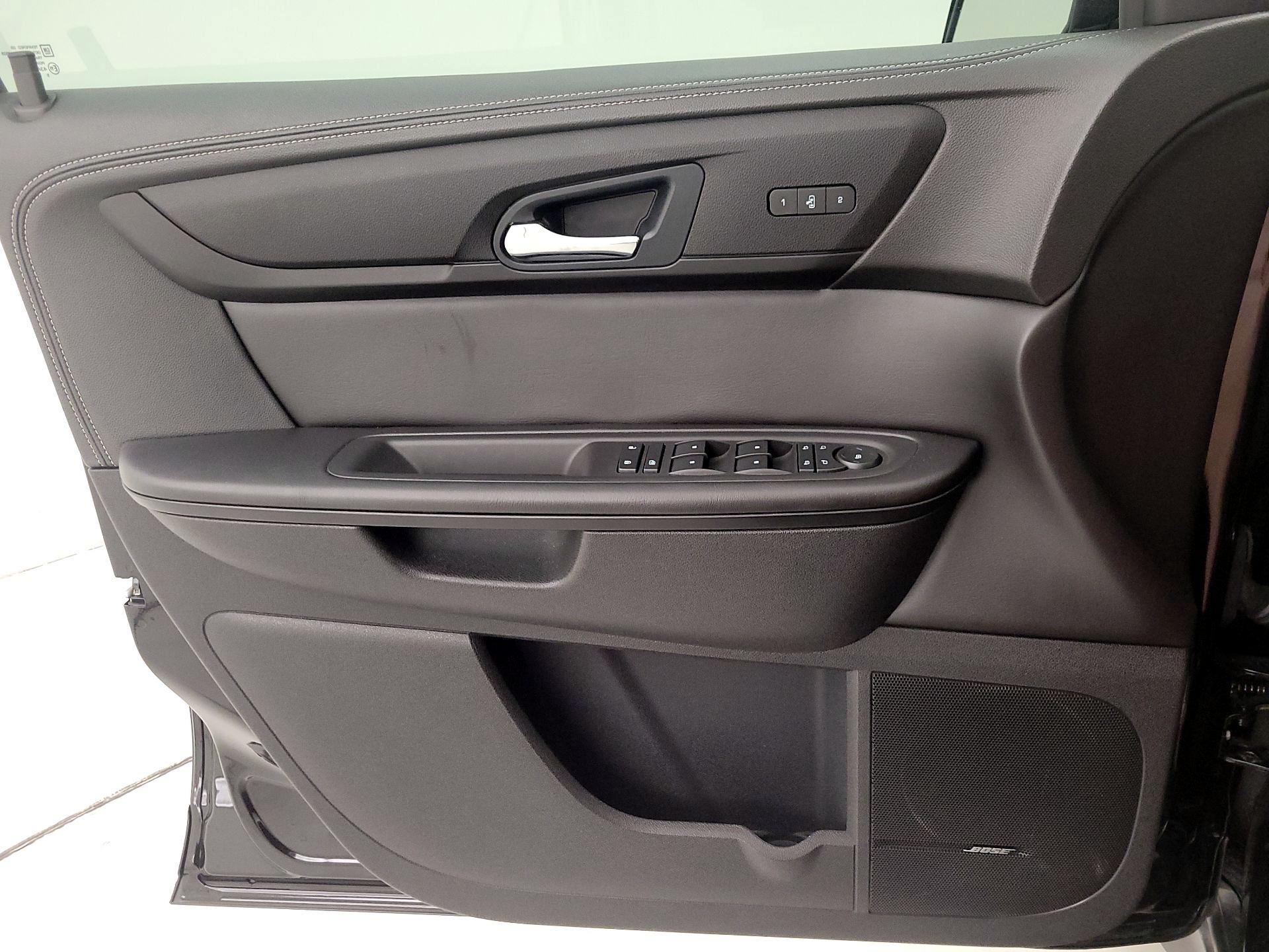 Thumbnail: 2016 Chevrolet Traverse - 12