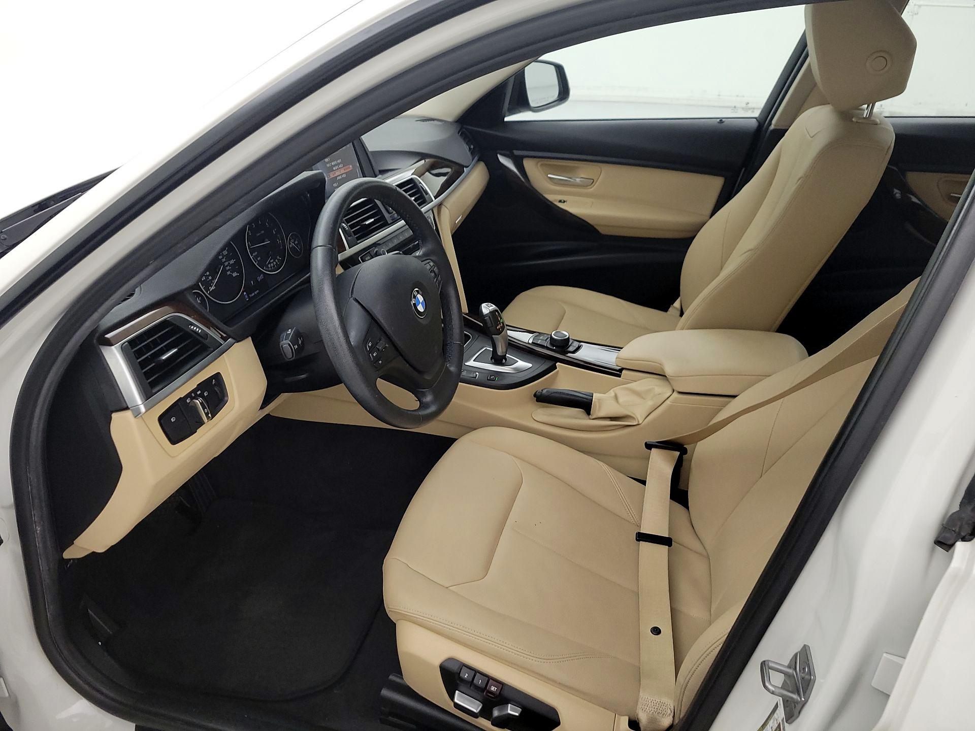 Thumbnail: 2017 BMW 3 Series - 11