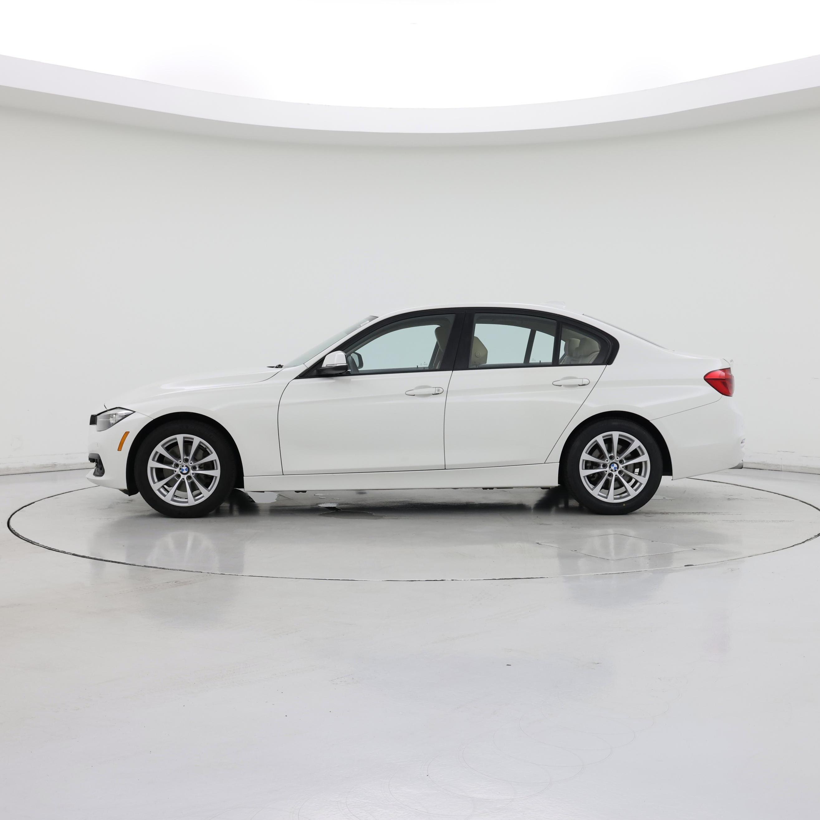 Thumbnail: 2017 BMW 3 Series - 3