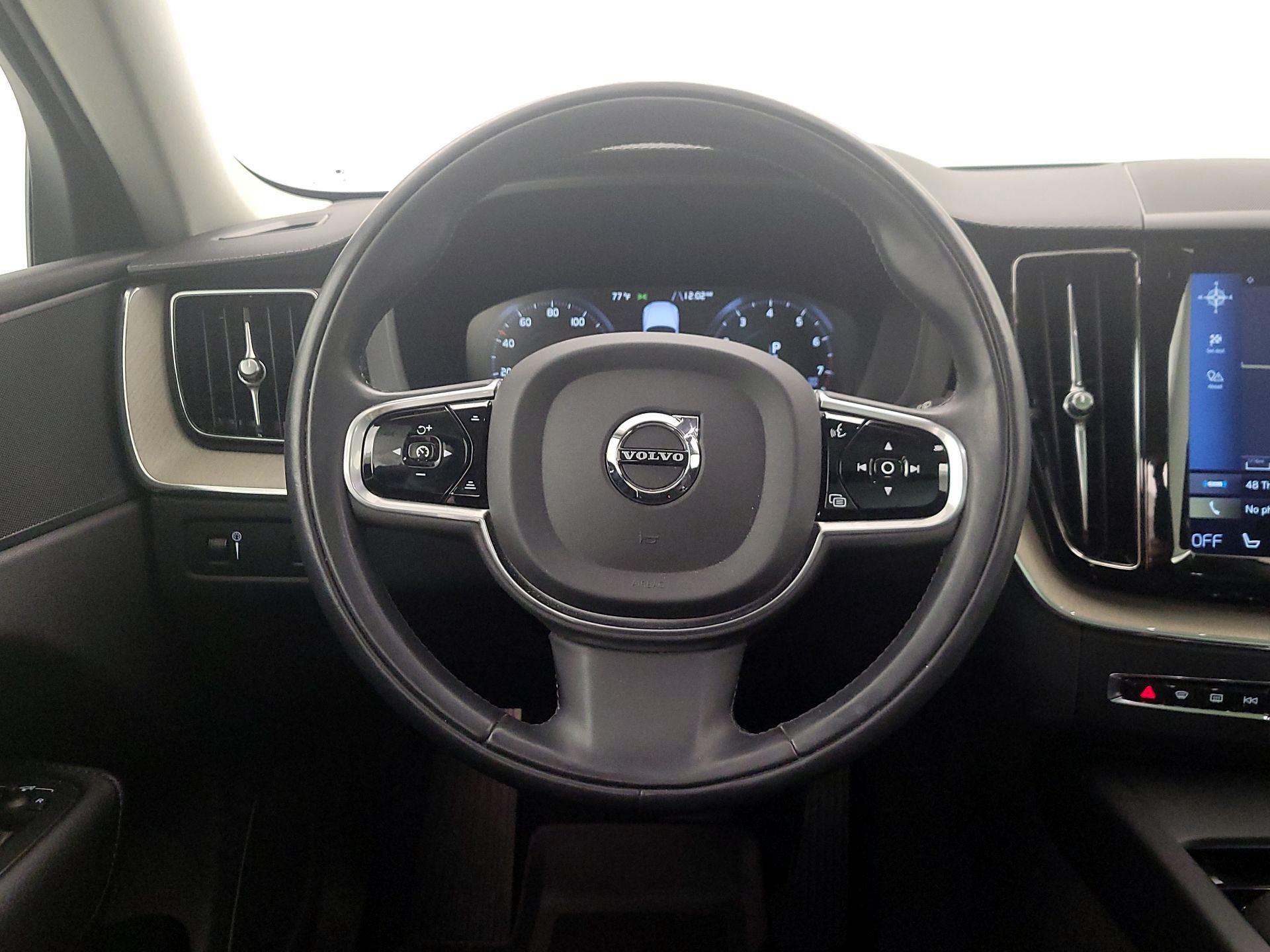 Thumbnail: 2018 Volvo XC60 - 10