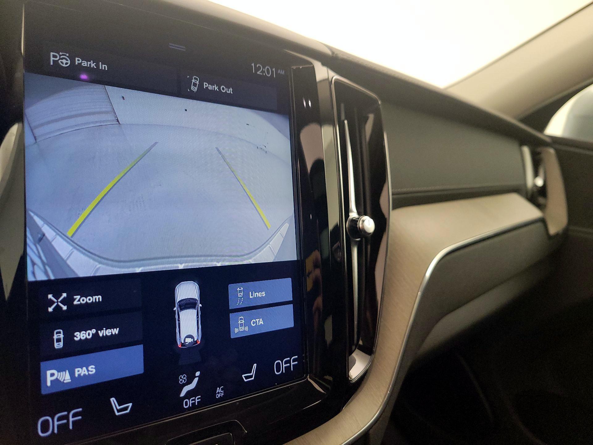Thumbnail: 2018 Volvo XC60 - 15