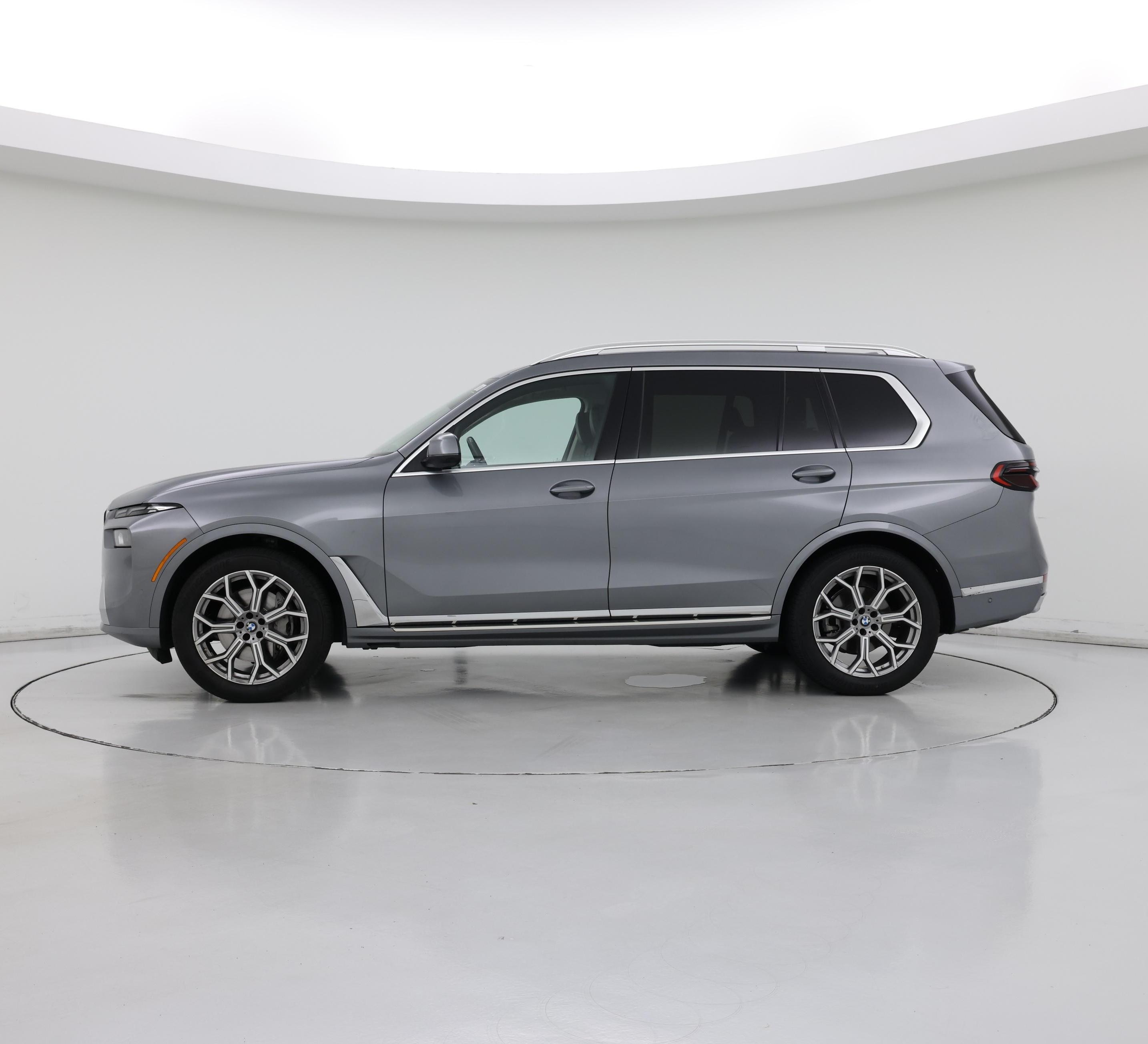 Thumbnail: 2023 BMW X7 - 3