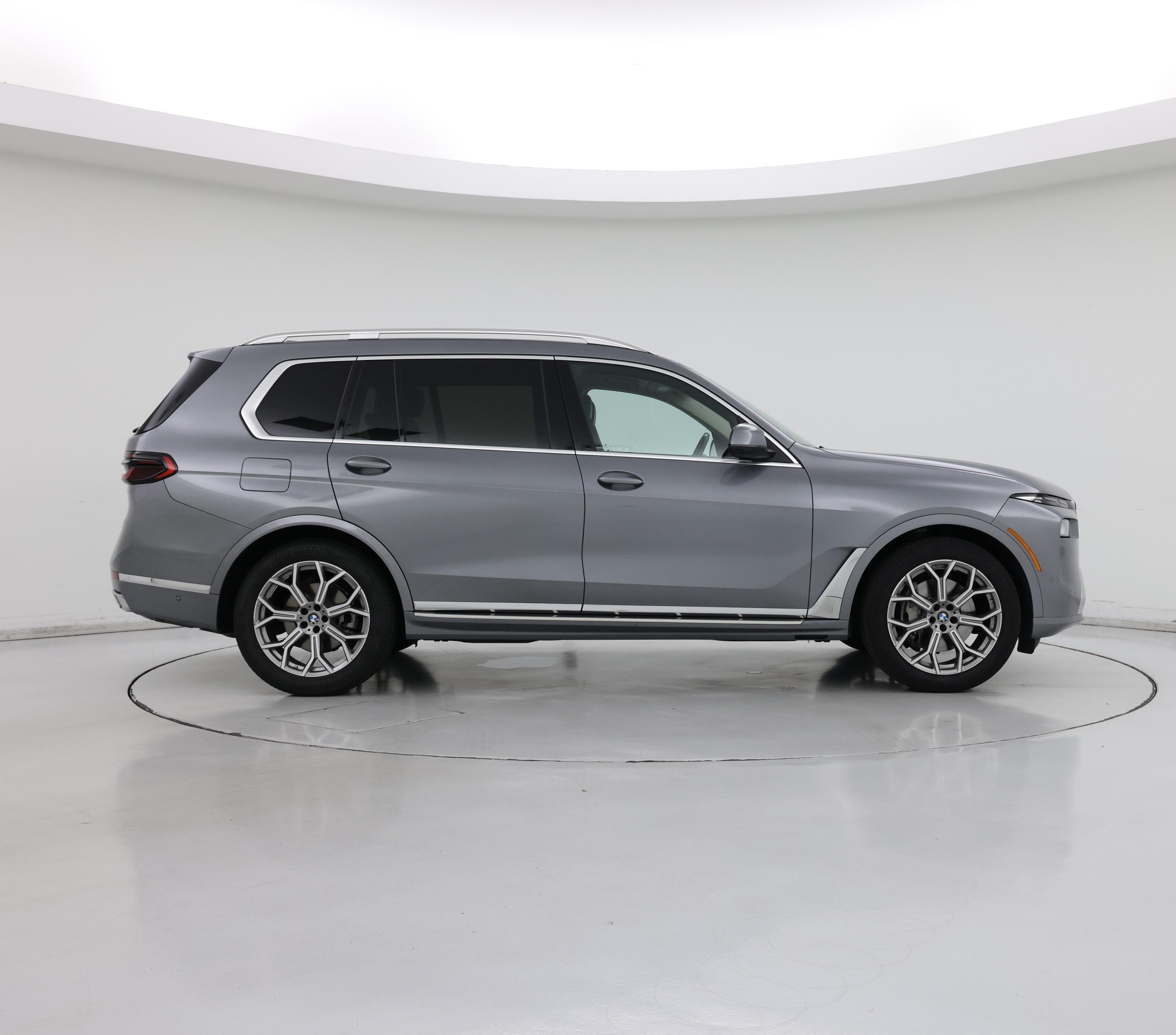 Thumbnail: 2023 BMW X7 - 7