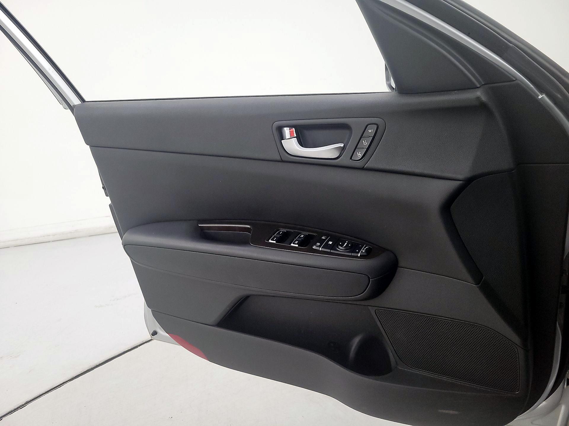 Thumbnail: 2018 Kia Optima - 12