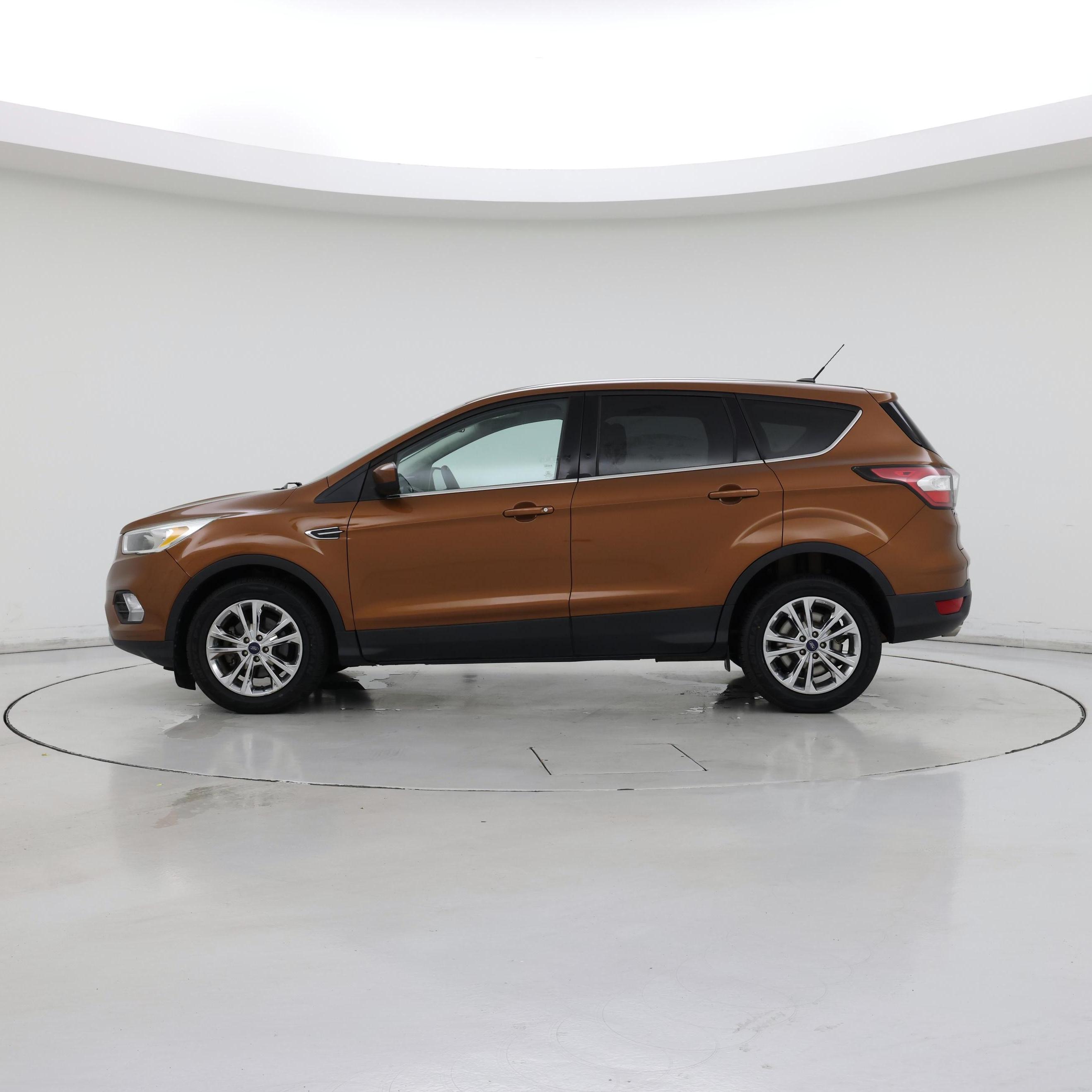 Thumbnail: 2017 Ford Escape - 3