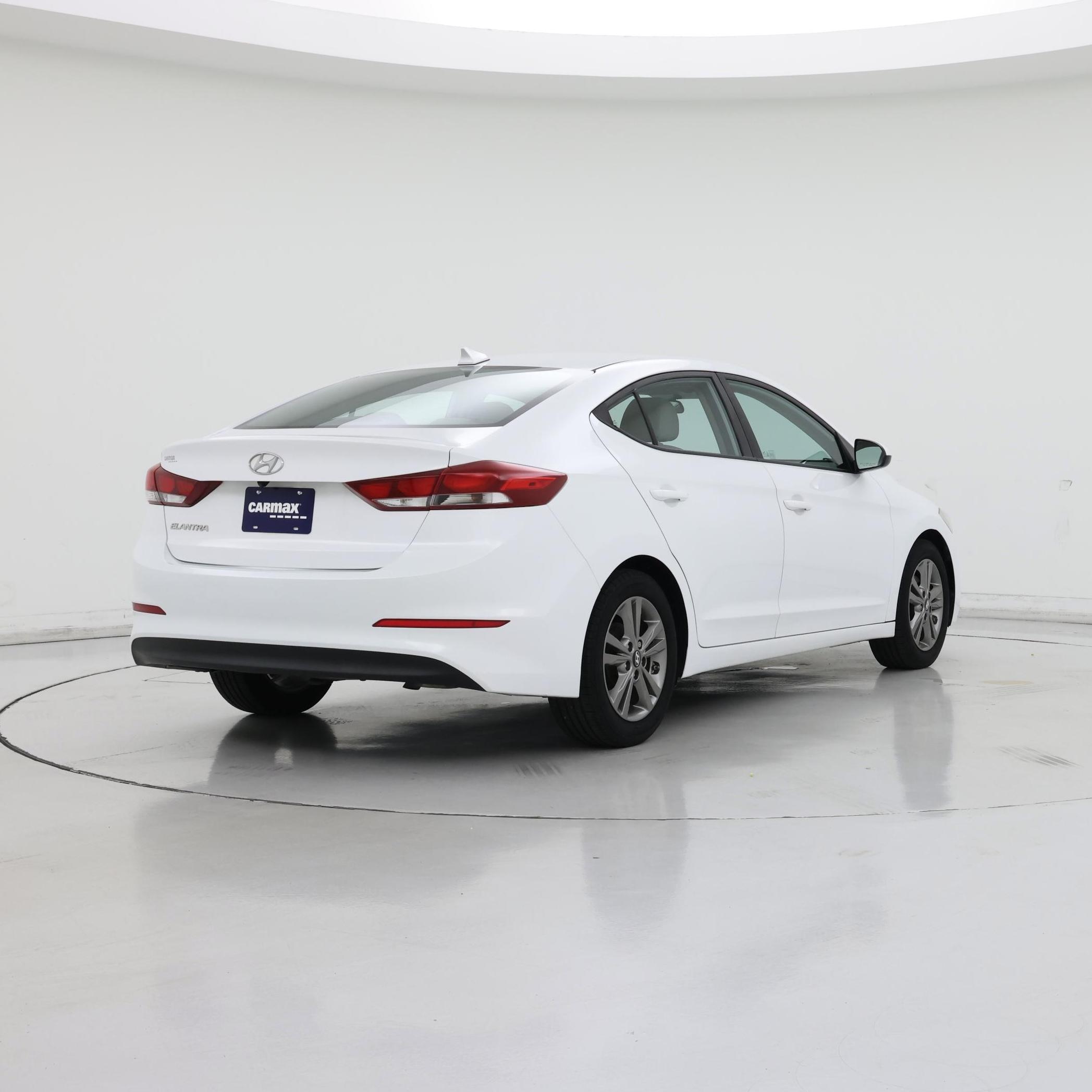 Thumbnail: 2017 Hyundai Elantra - 8