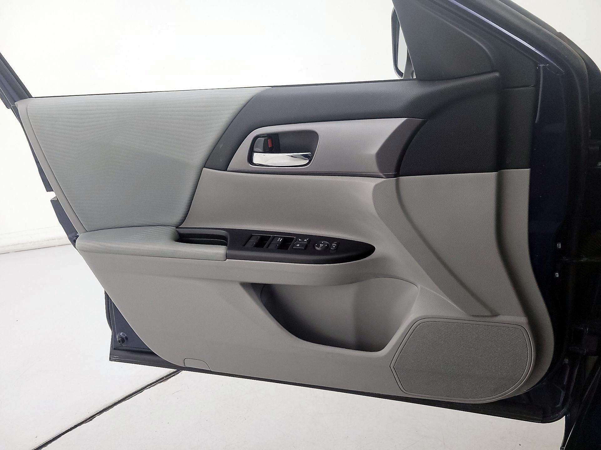 Thumbnail: 2015 Honda Accord - 12