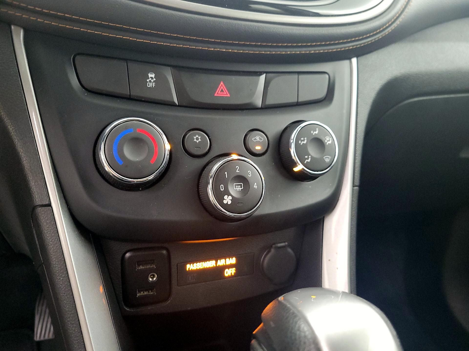 Thumbnail: 2019 Chevrolet Trax - 16