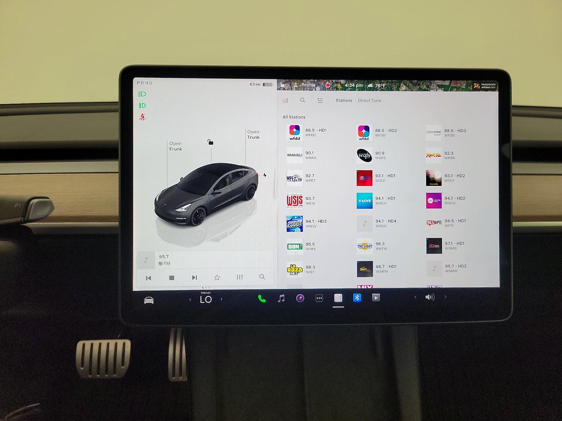 Thumbnail: 2022 Tesla Model 3 - 15