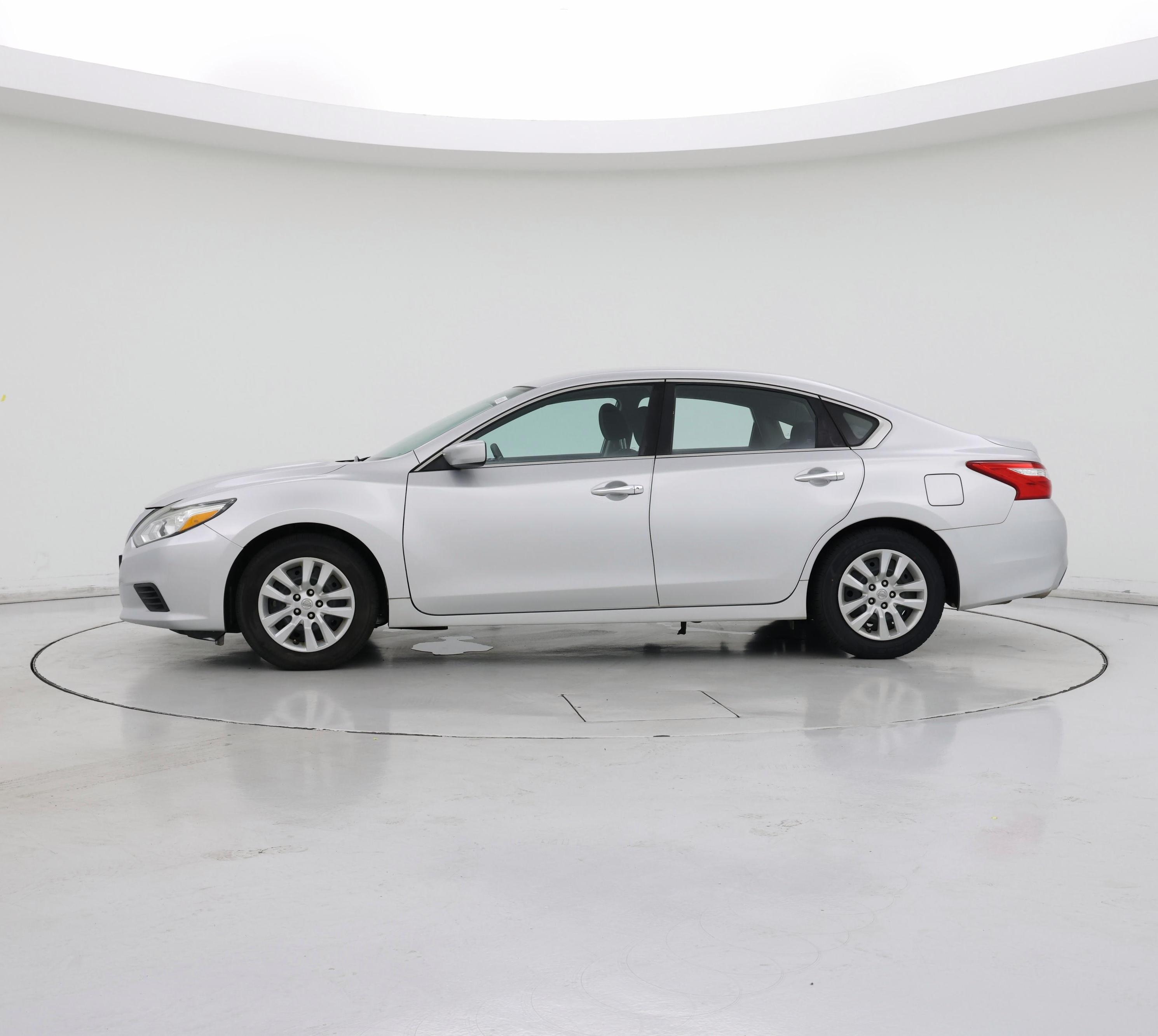 Thumbnail: 2017 Nissan Altima - 3