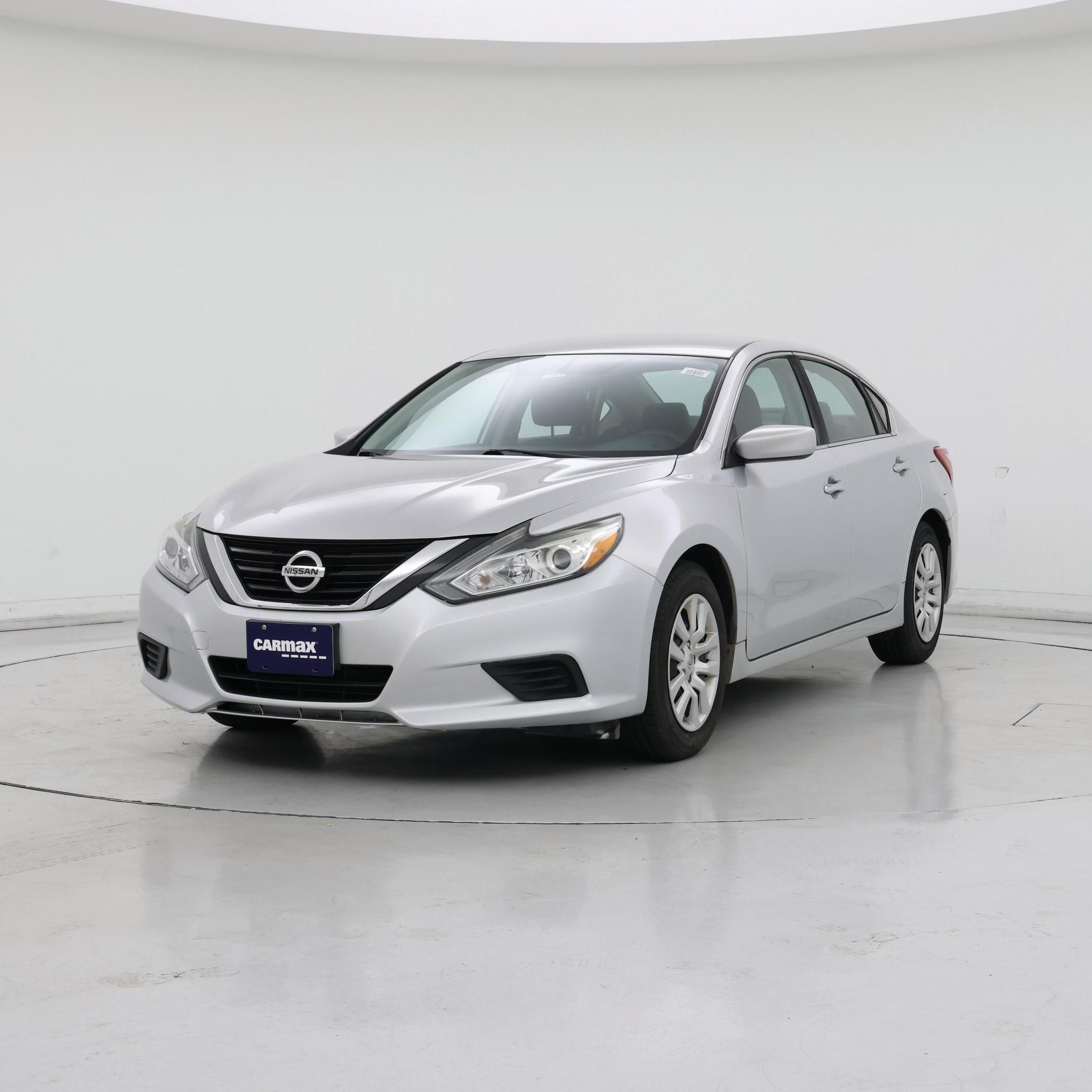 Thumbnail: 2017 Nissan Altima - 4