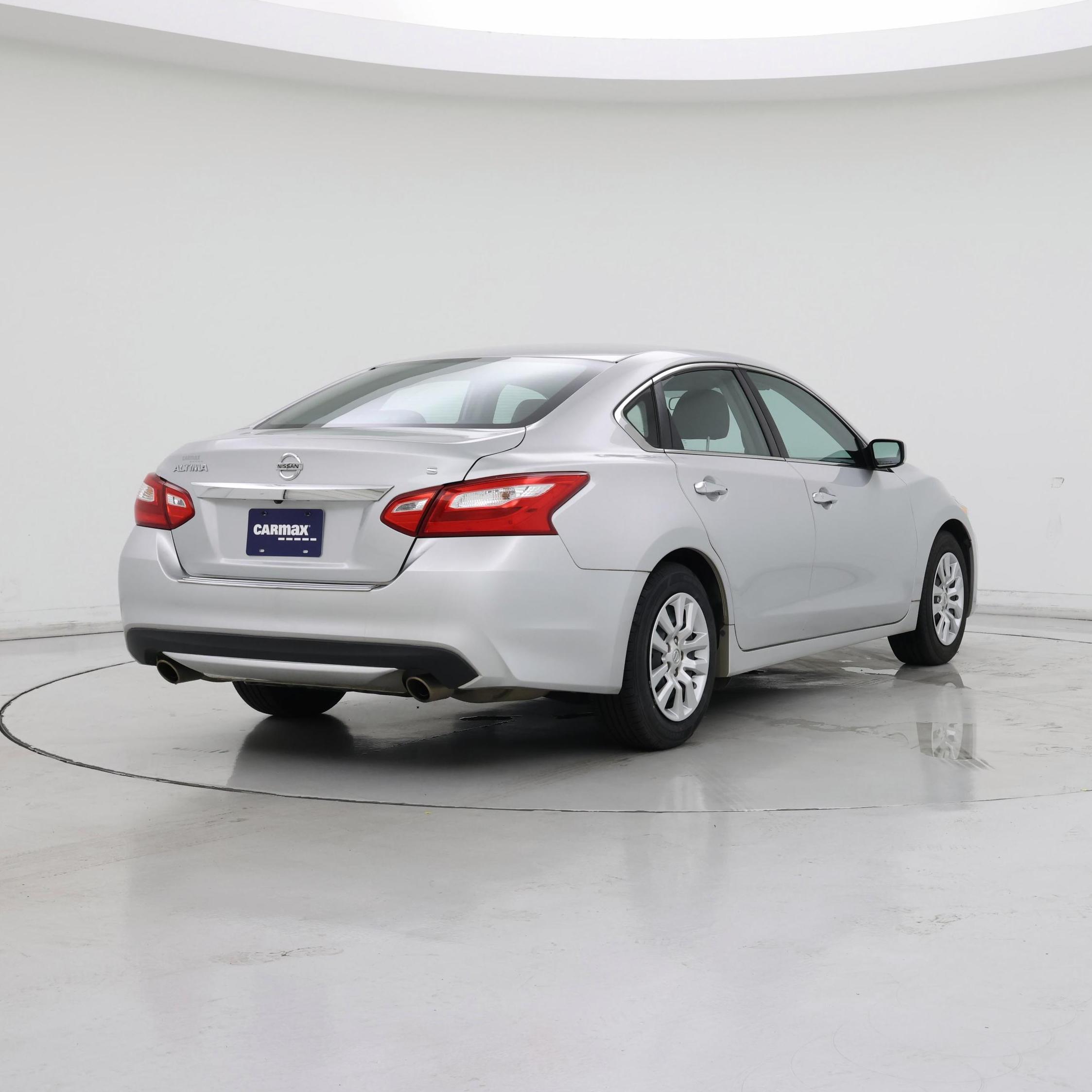 Thumbnail: 2017 Nissan Altima - 8