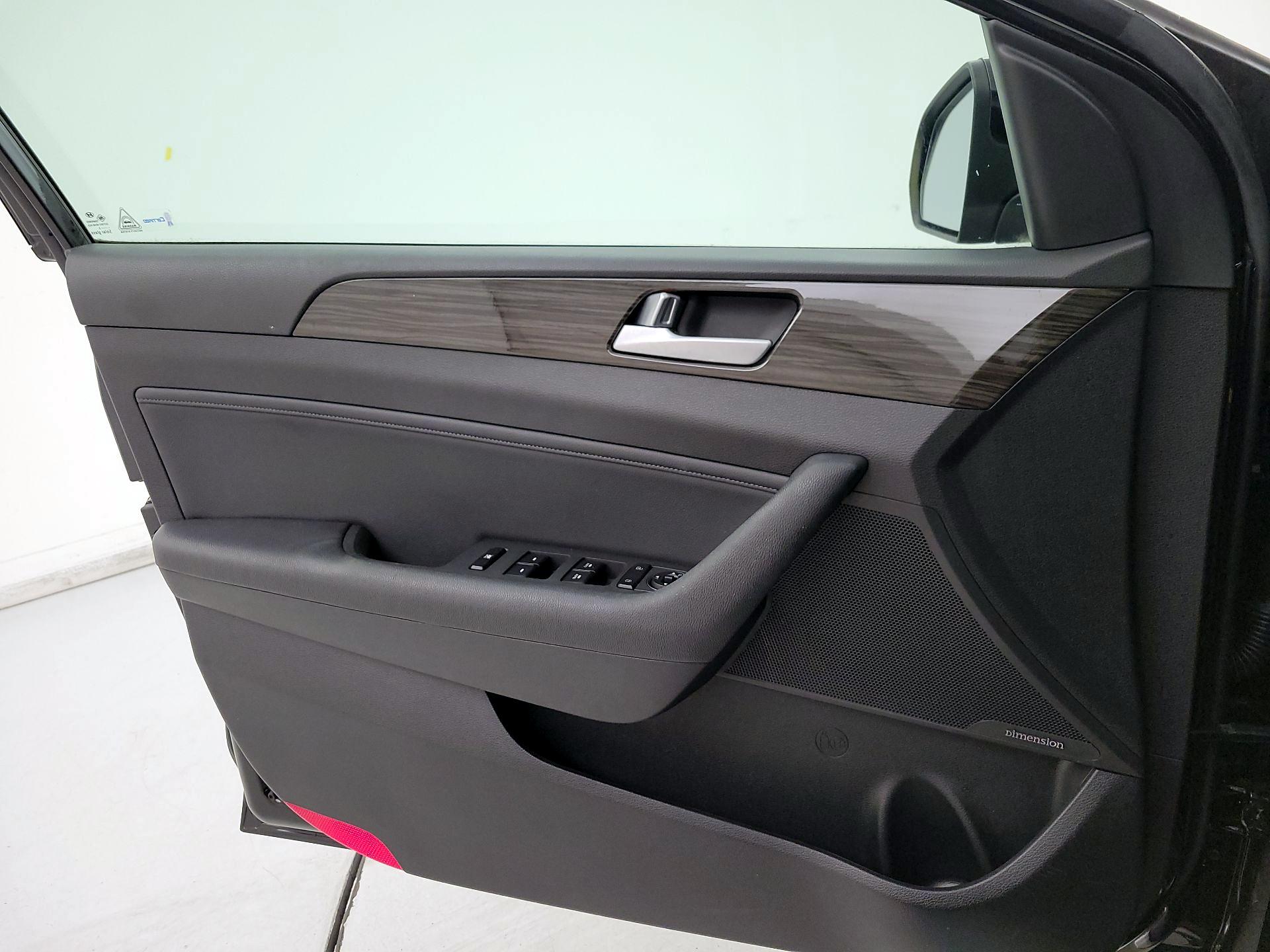 Thumbnail: 2015 Hyundai Sonata - 10