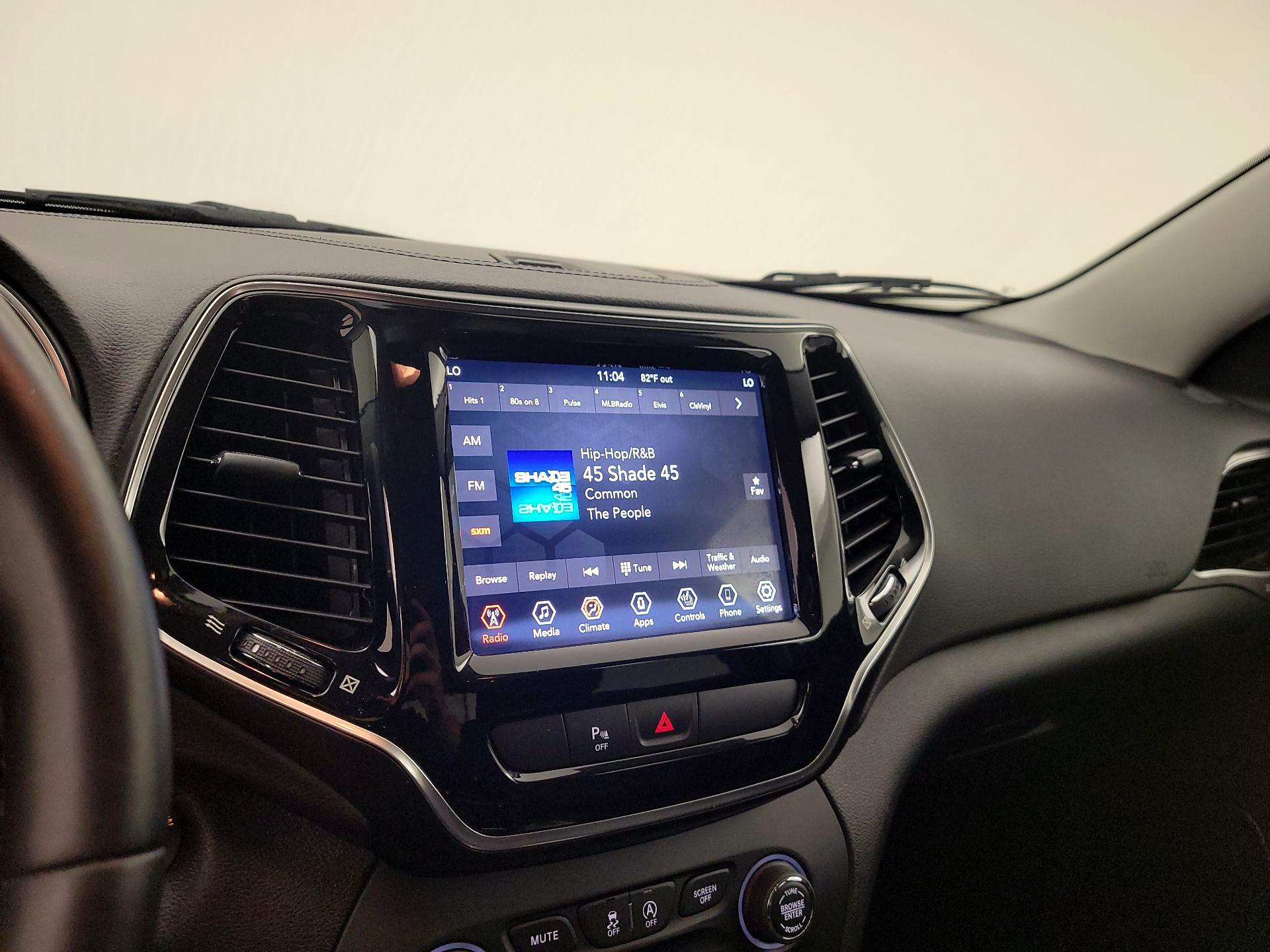 Thumbnail: 2019 Jeep Cherokee - 15