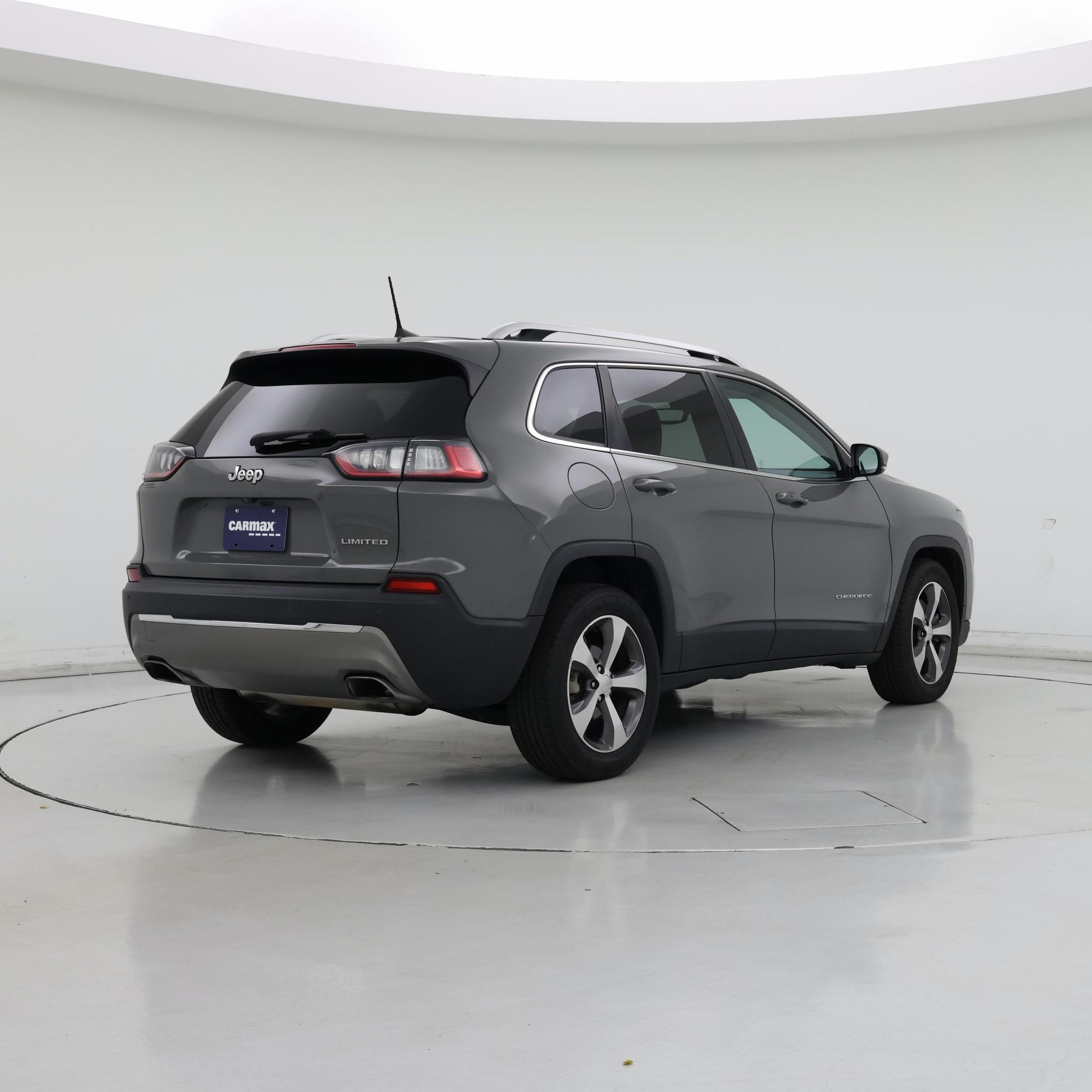 Thumbnail: 2019 Jeep Cherokee - 8