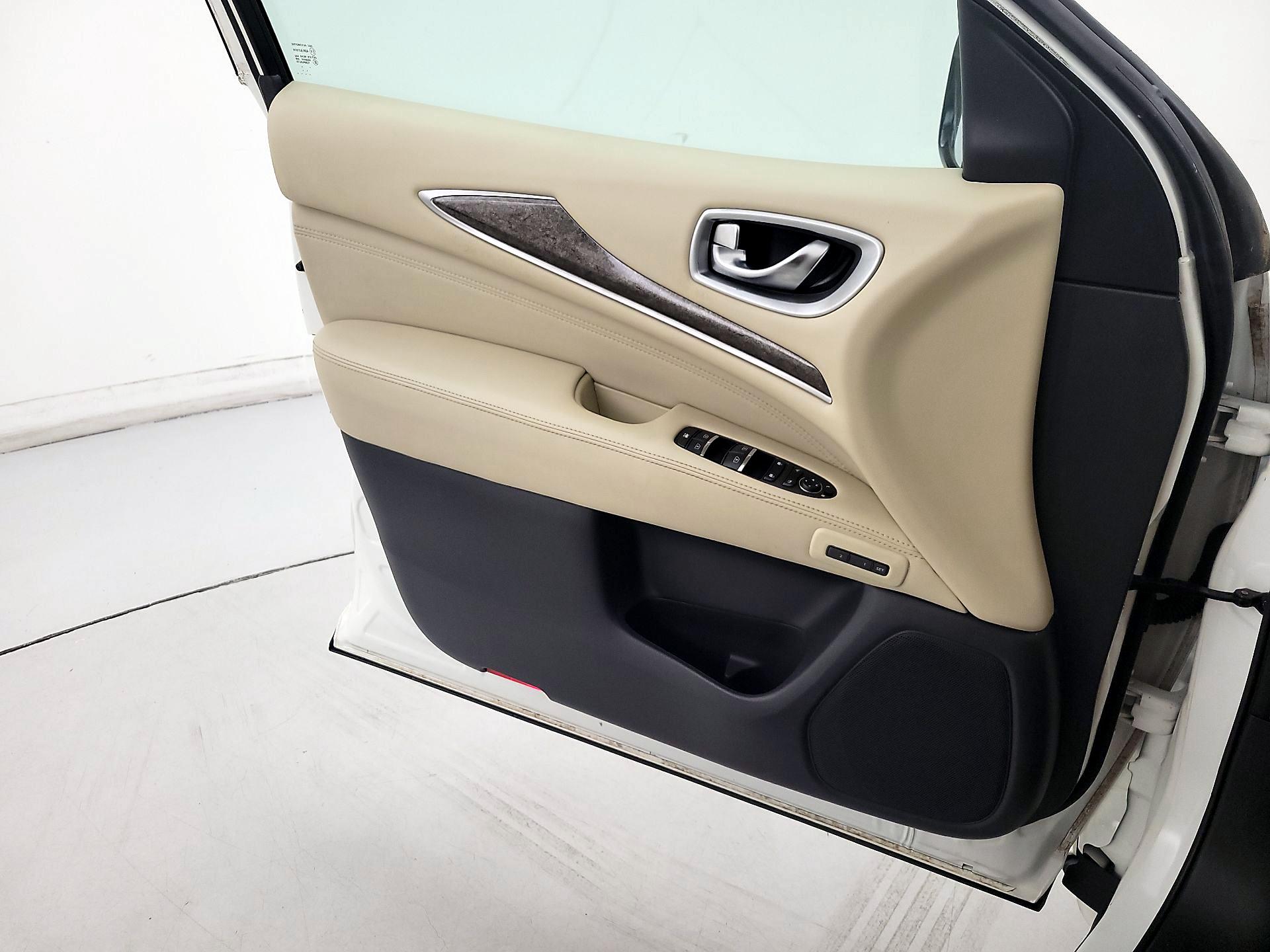 Thumbnail: 2015 INFINITI QX60 - 12