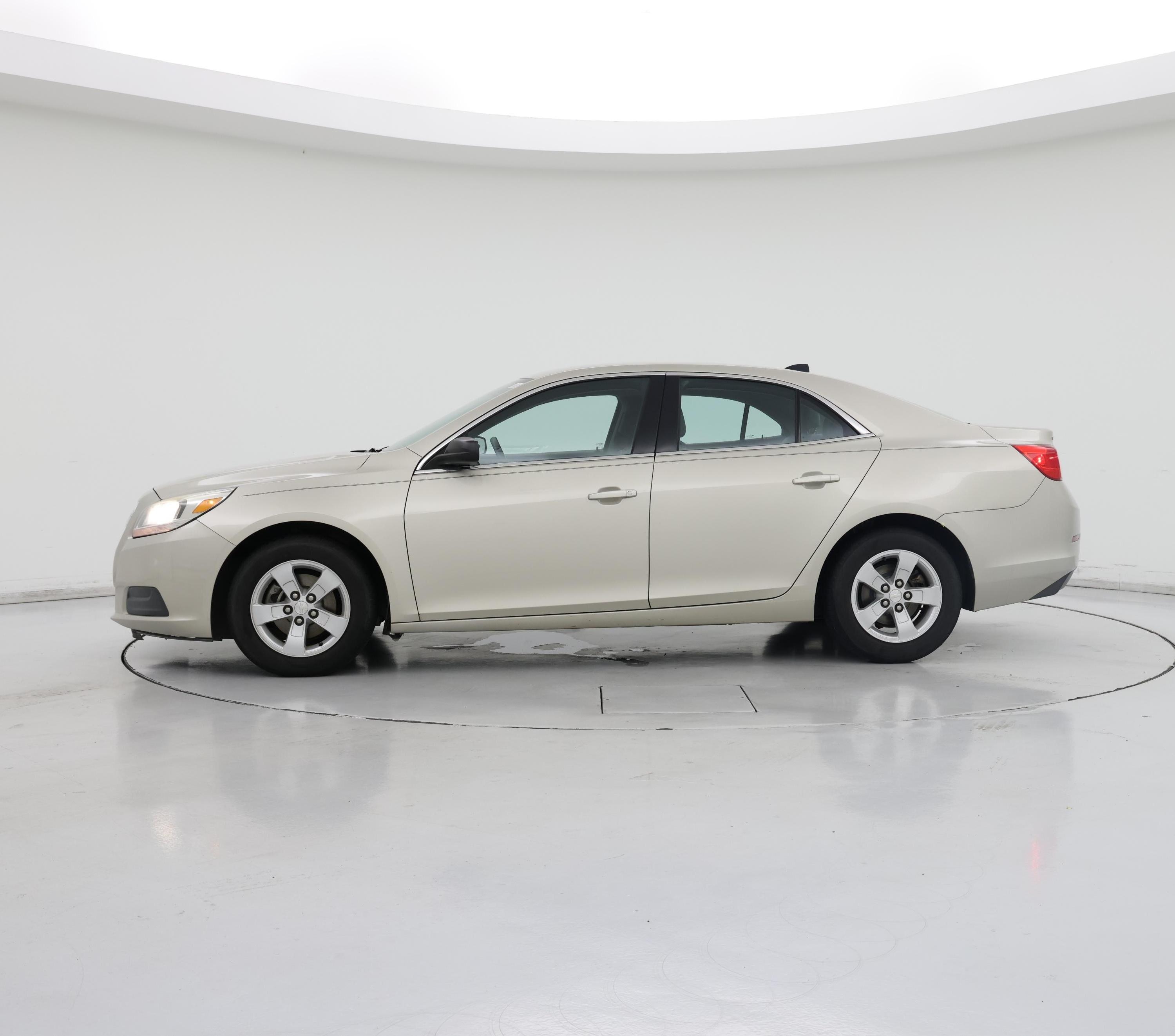 Thumbnail: 2013 Chevrolet Malibu - 3