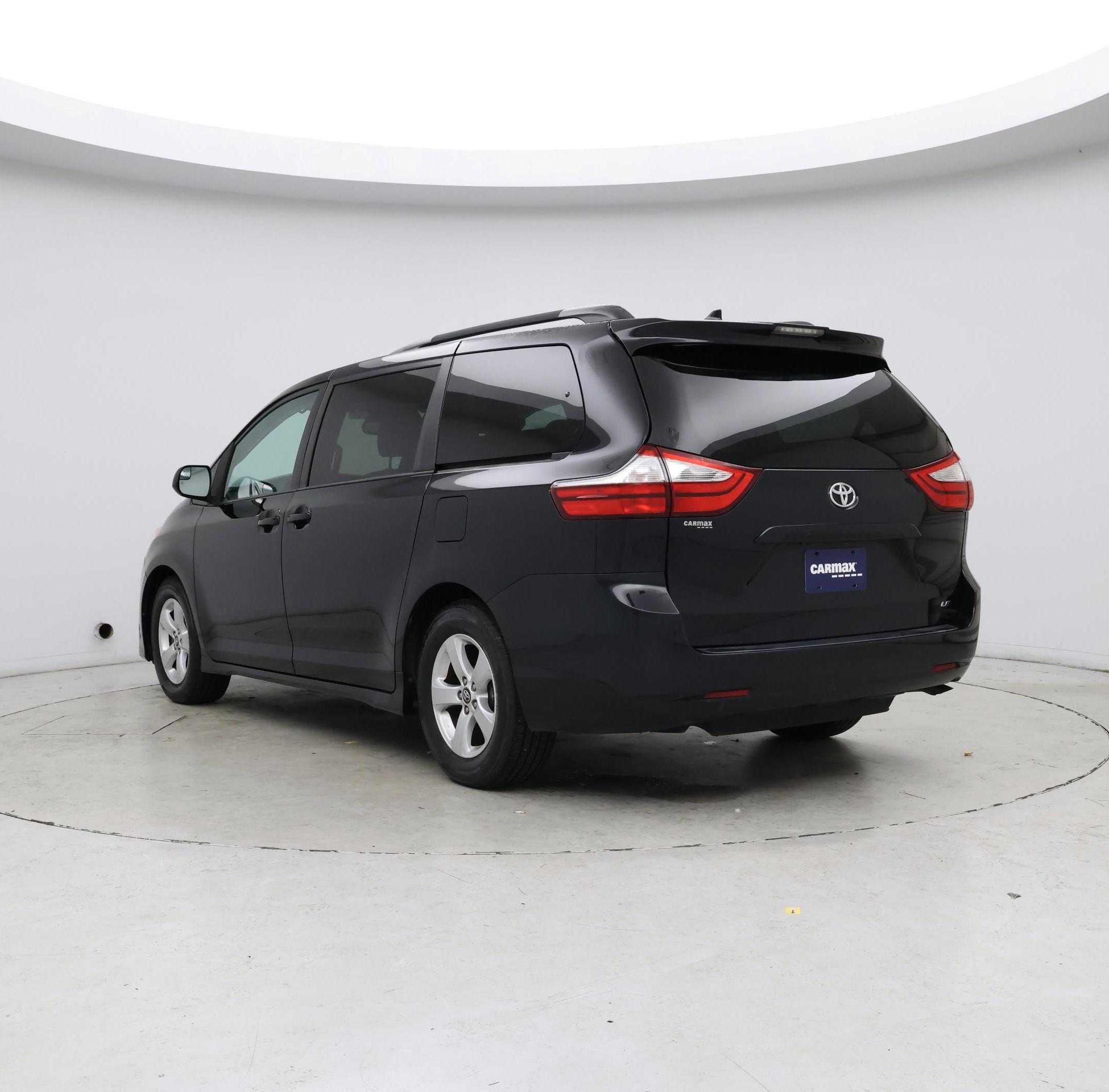 Thumbnail: 2018 Toyota Sienna - 2