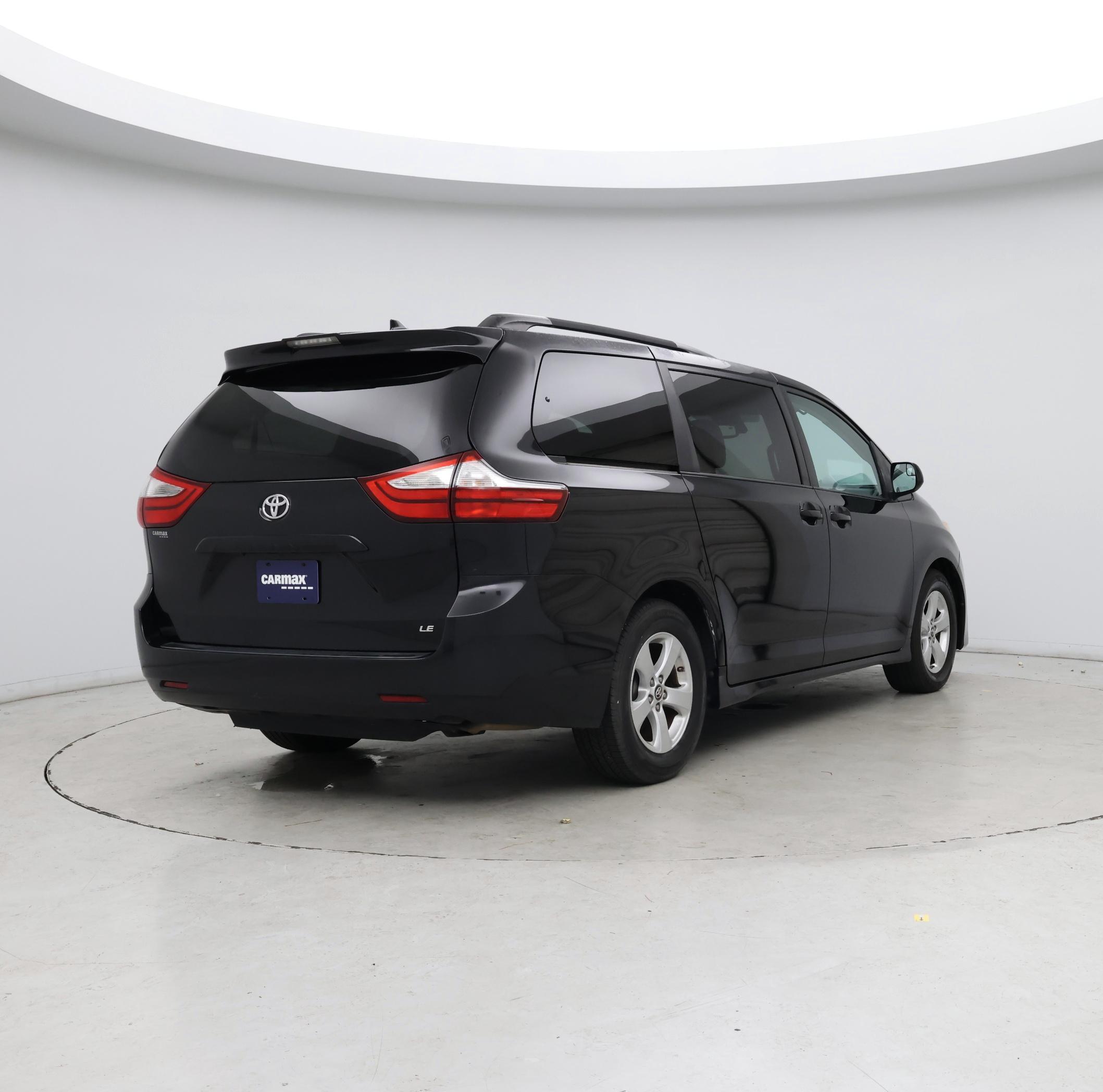 Thumbnail: 2018 Toyota Sienna - 8