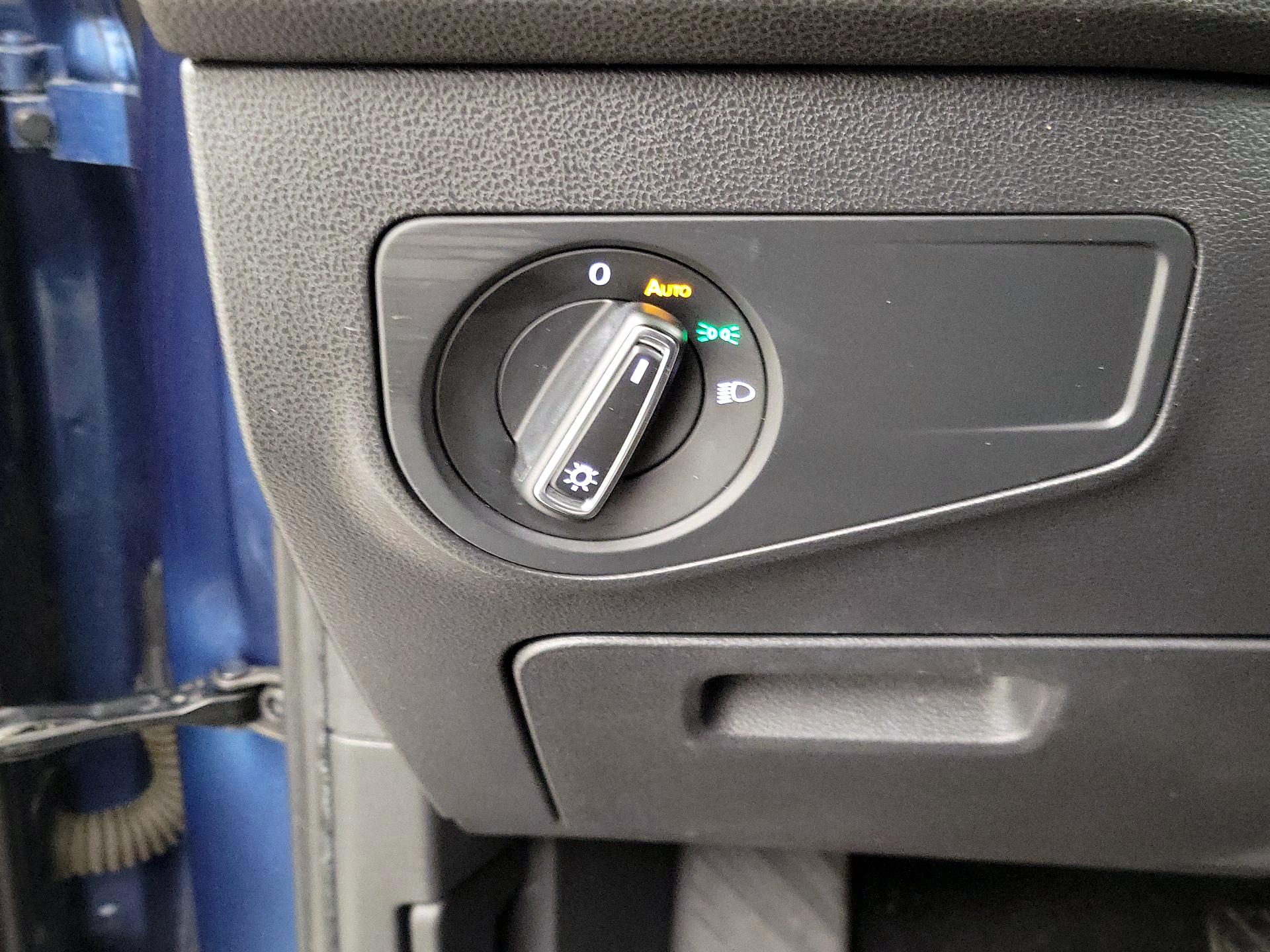 Thumbnail: 2018 Volkswagen Tiguan - 13