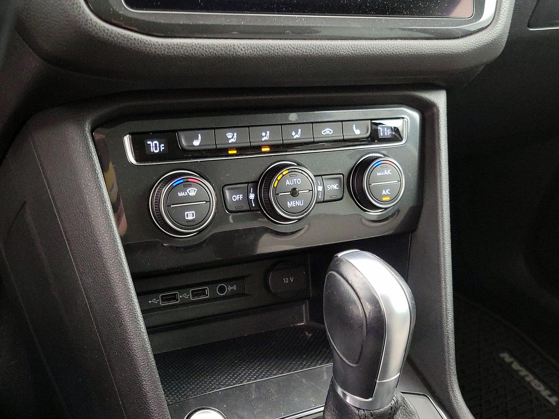 Thumbnail: 2018 Volkswagen Tiguan - 16