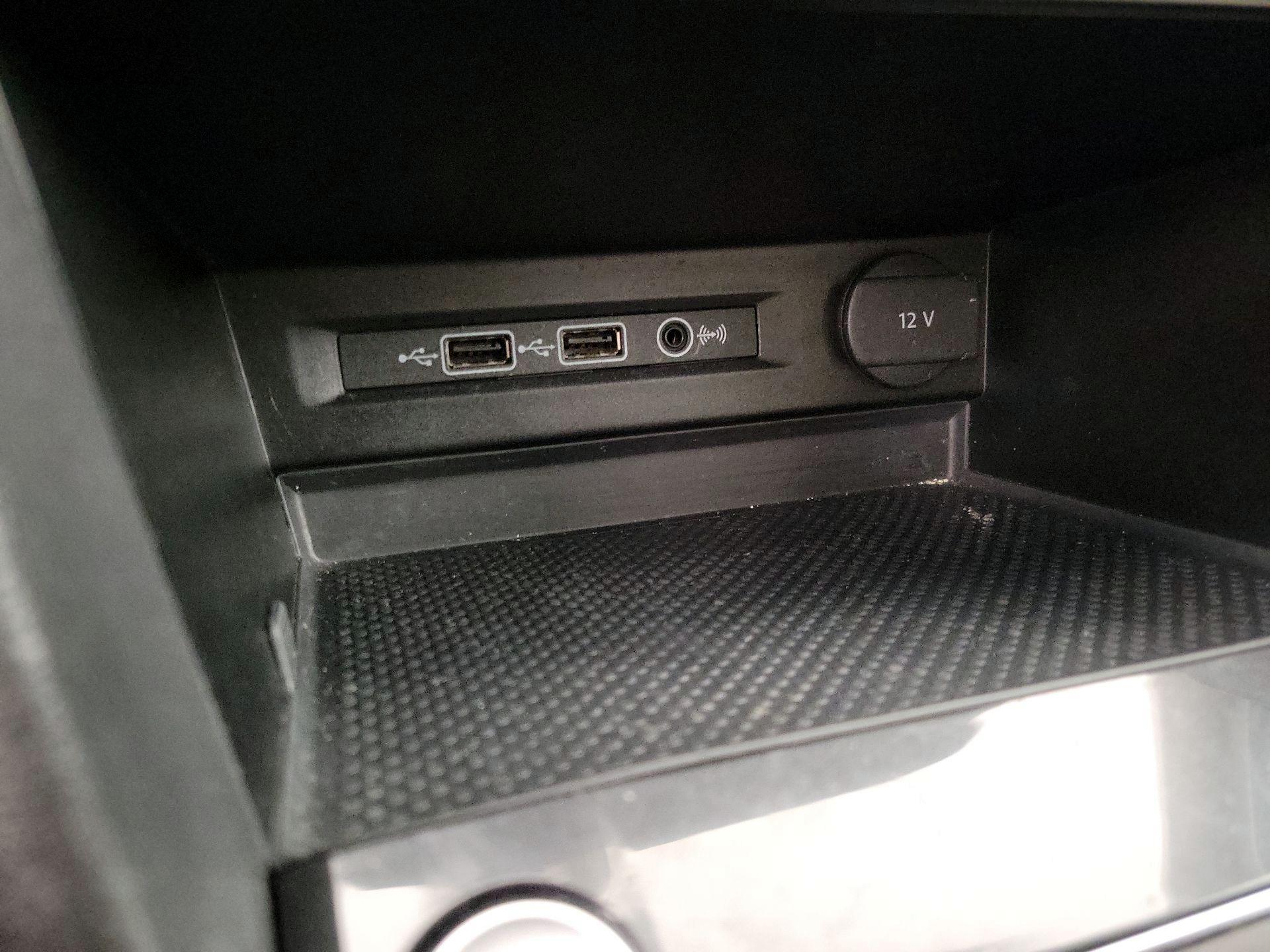 Thumbnail: 2018 Volkswagen Tiguan - 18