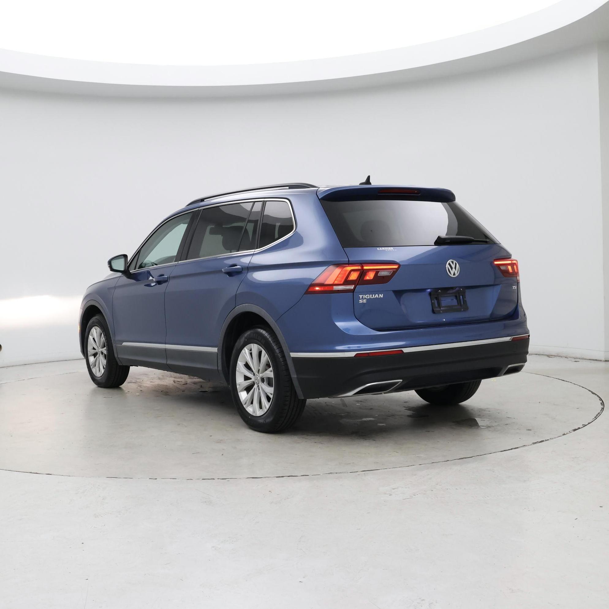 Thumbnail: 2018 Volkswagen Tiguan - 2