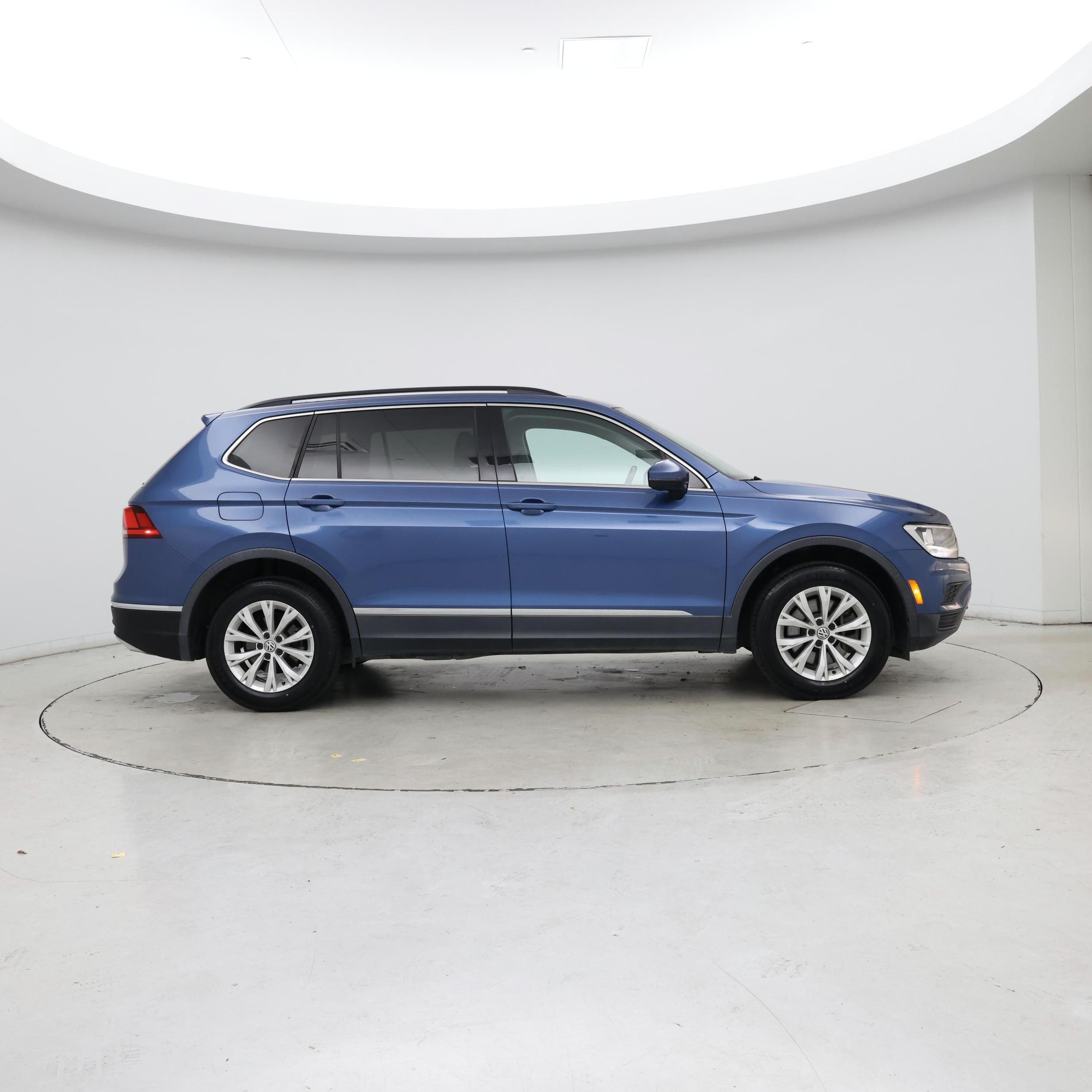 Thumbnail: 2018 Volkswagen Tiguan - 7