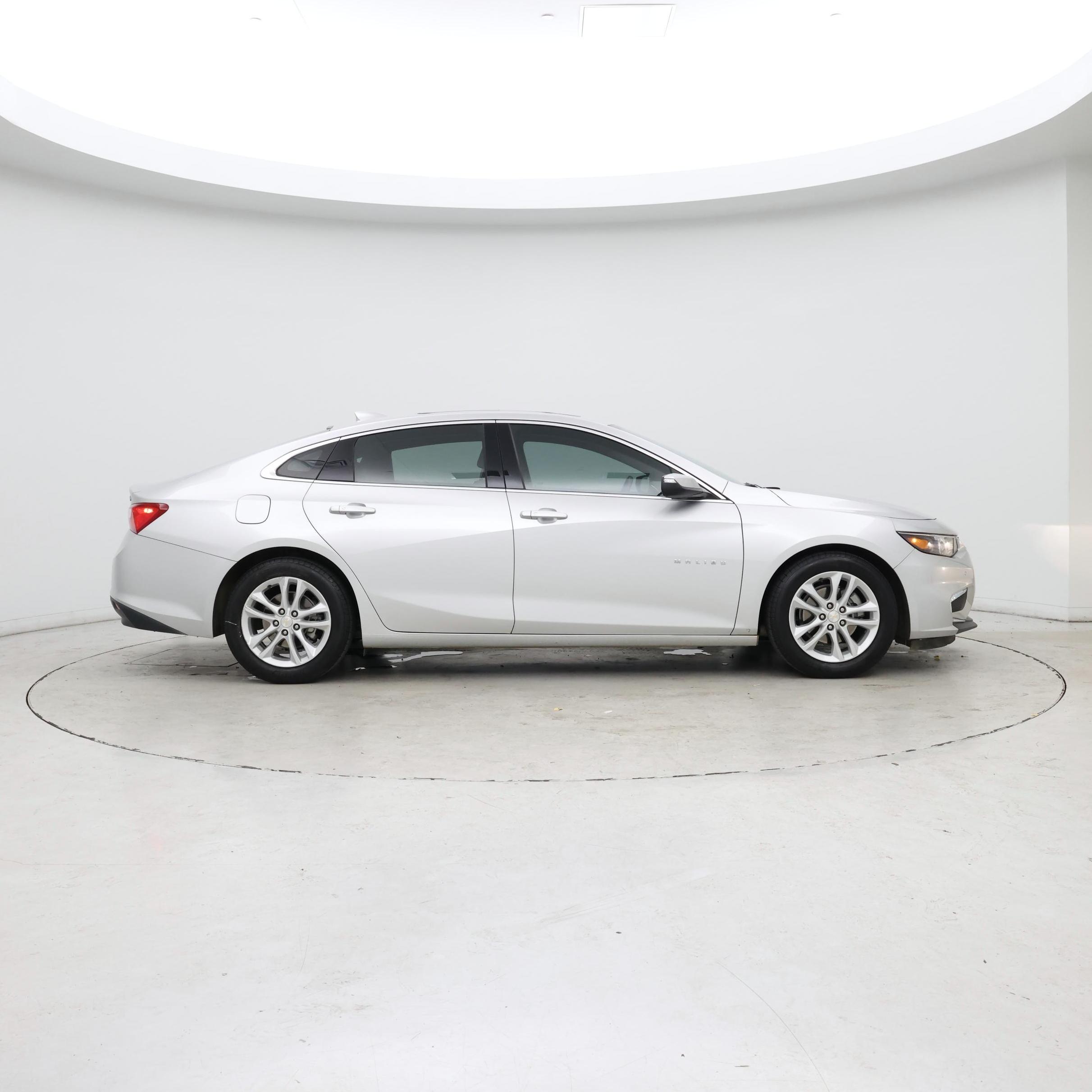 Thumbnail: 2017 Chevrolet Malibu - 7