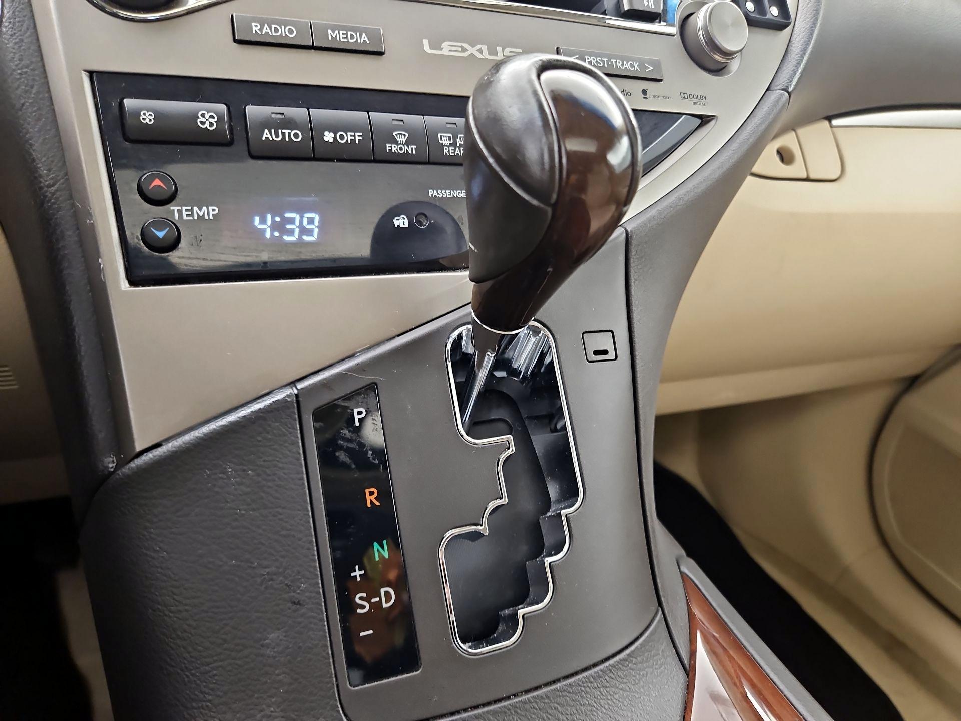 Thumbnail: 2015 Lexus RX - 18